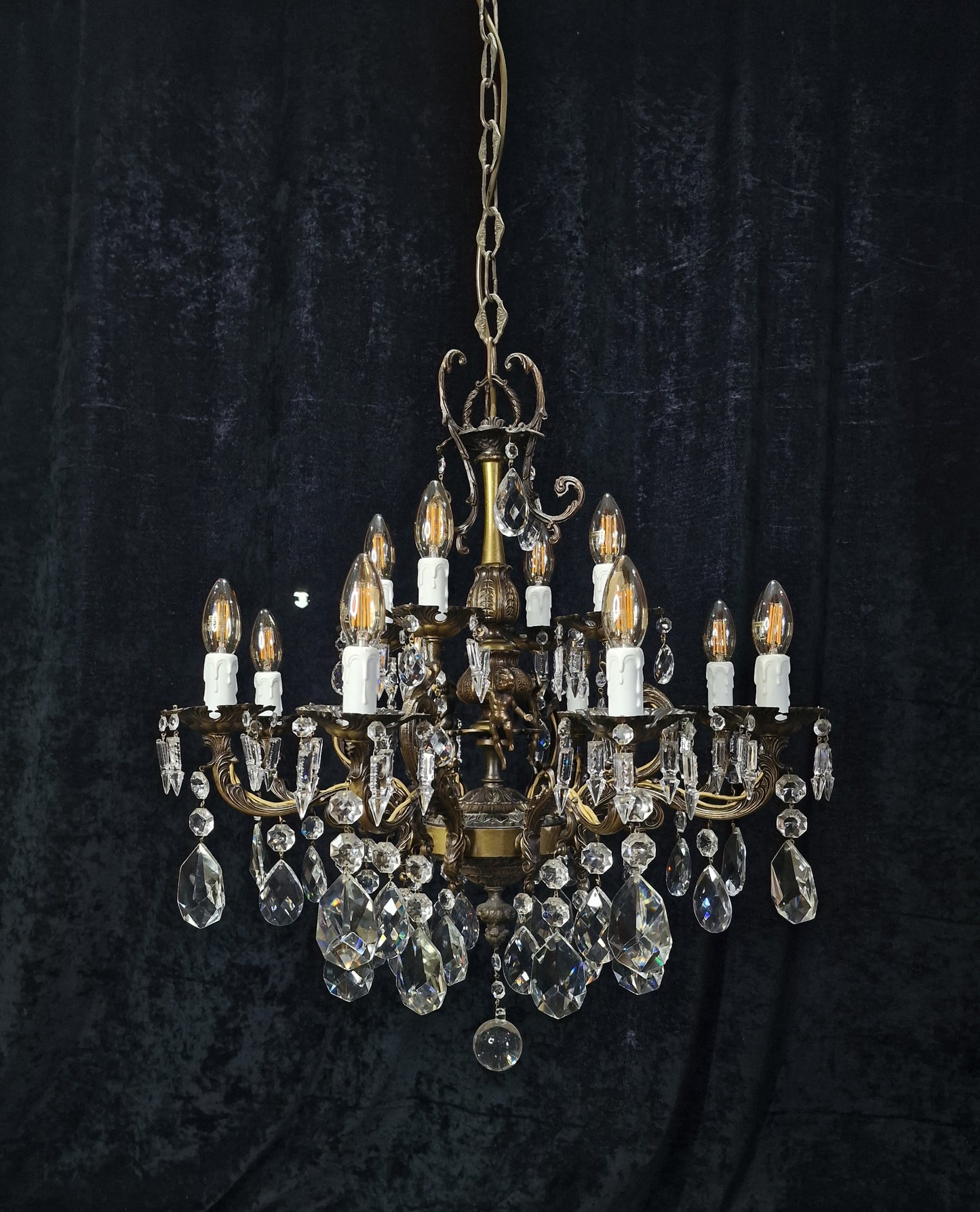 Beautiful Vintage French 8 Arm 12 Light Brass Crystal Cherub Chandelier Ceiling