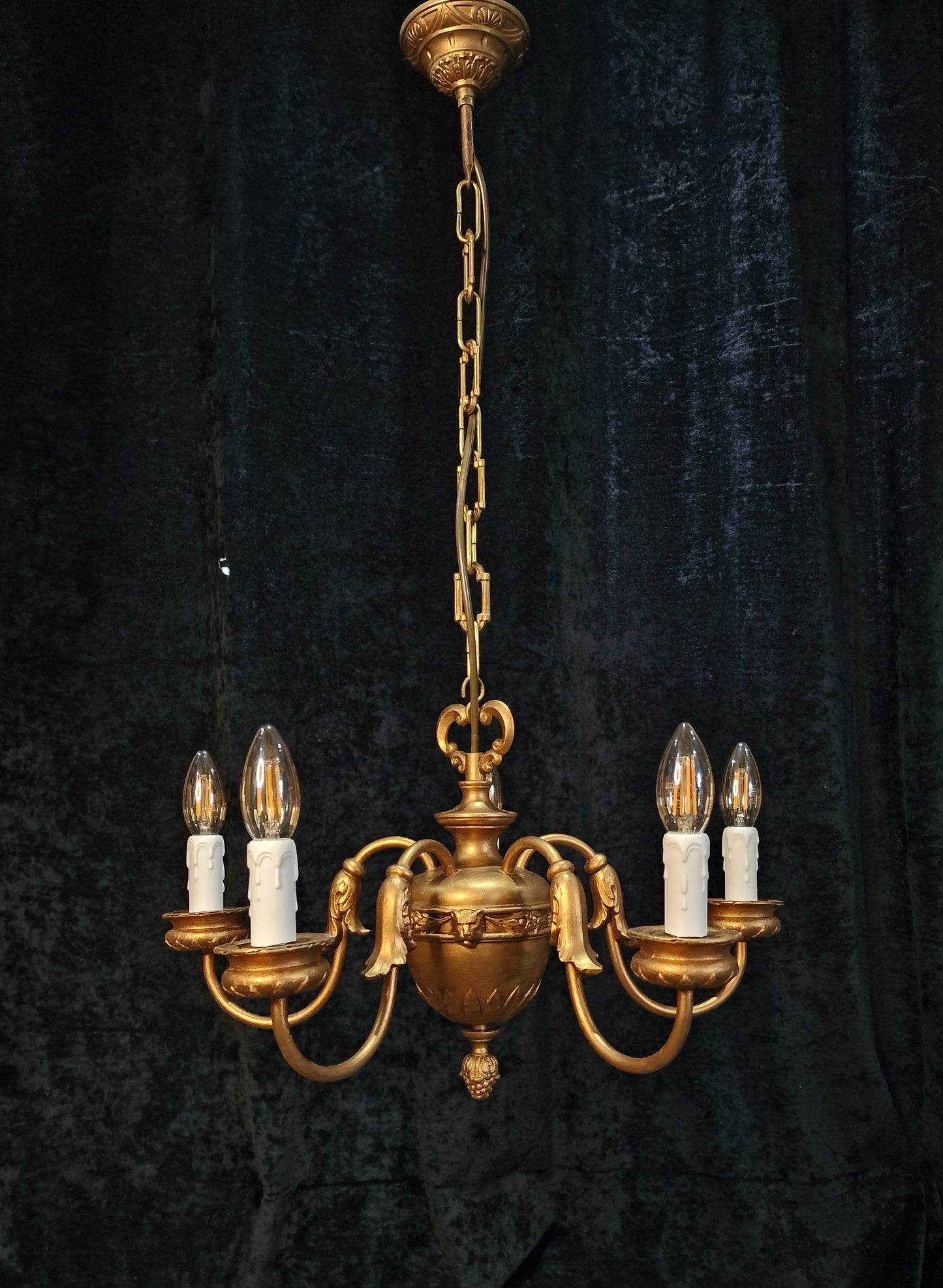 Beautiful Heavy Vintage 5 Arm Gilded Toleware Lion Head Chandelier Ceiling Light