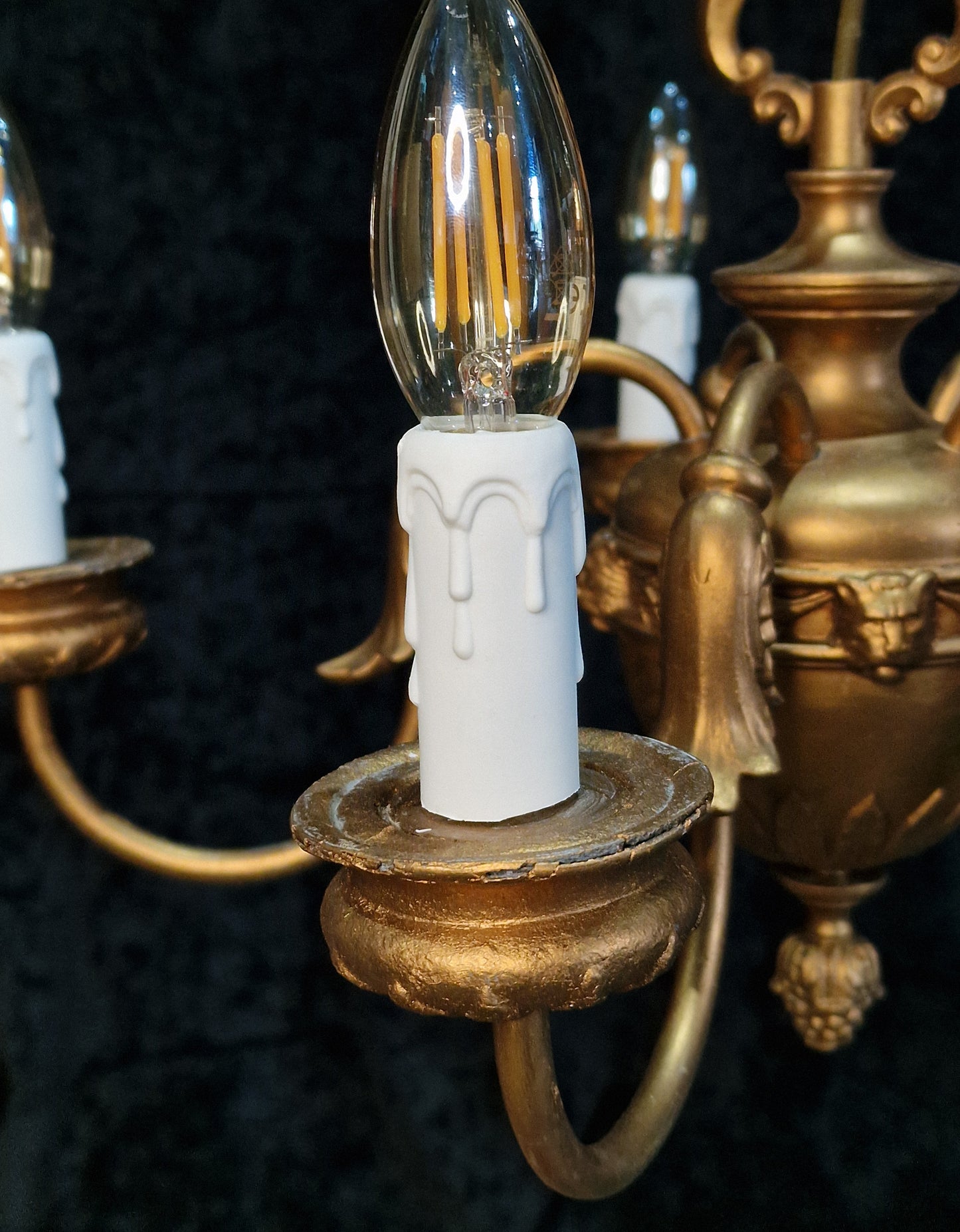 Beautiful Heavy Vintage 5 Arm Gilded Toleware Lion Head Chandelier Ceiling Light