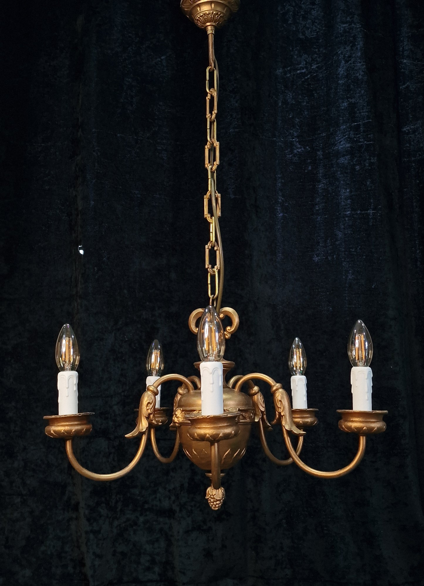 Beautiful Heavy Vintage 5 Arm Gilded Toleware Lion Head Chandelier Ceiling Light