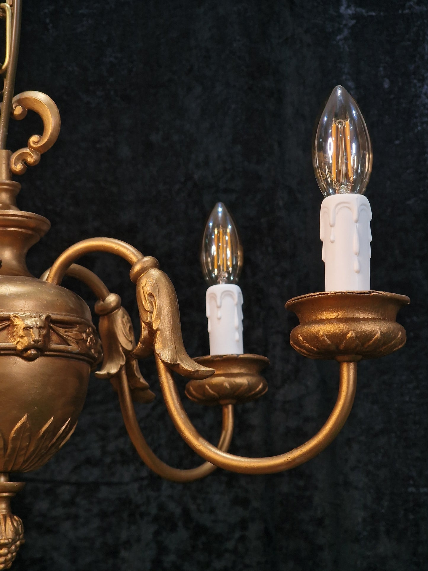 Beautiful Heavy Vintage 5 Arm Gilded Toleware Lion Head Chandelier Ceiling Light