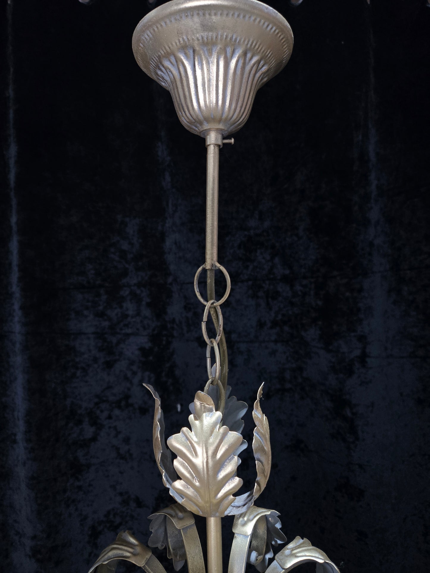 Stunning Heavy Large 8 Arm Wrought Iron Gilded Italian Chandelier Ceiling Light