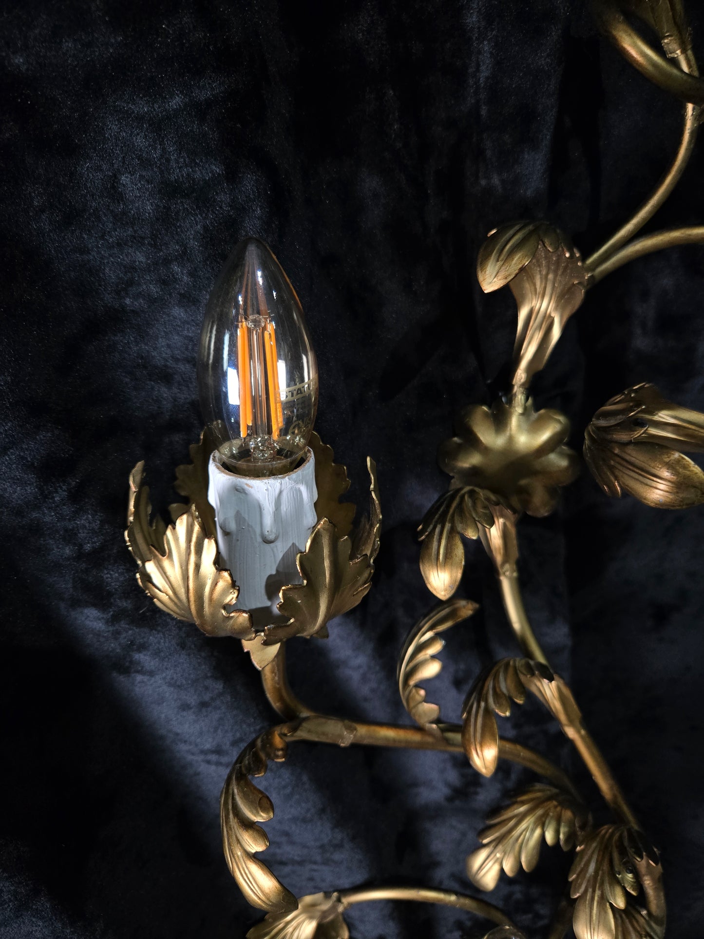 Beautiful Large Vintage Italian 3 Light Gilded Toleware Florentine Sconce Light