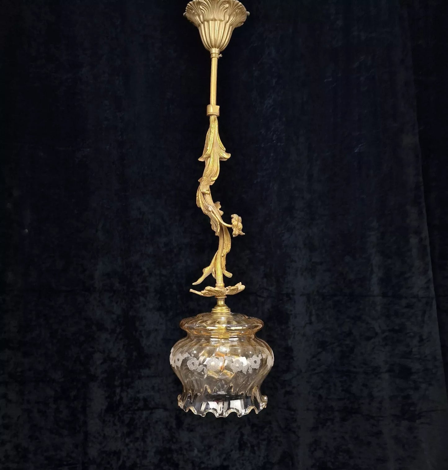 Lovely Vintage French 1 Light Brass Flower Foliage Stem Light Pendant