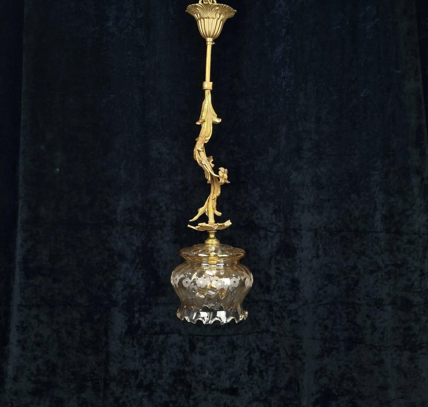 Lovely Vintage French 1 Light Brass Flower Foliage Stem Light Pendant