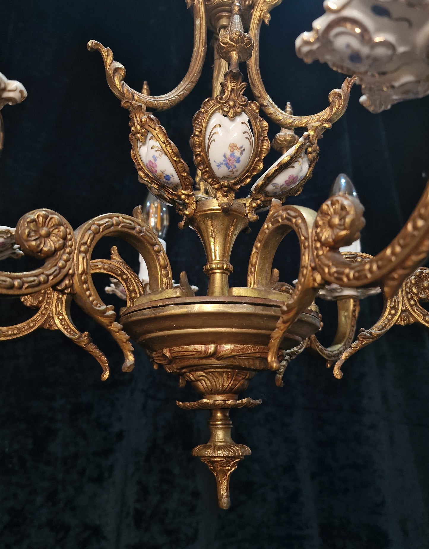 Classical Antique Italian 6 Arm Brass Porcelain Capodimonte Chandelier Light