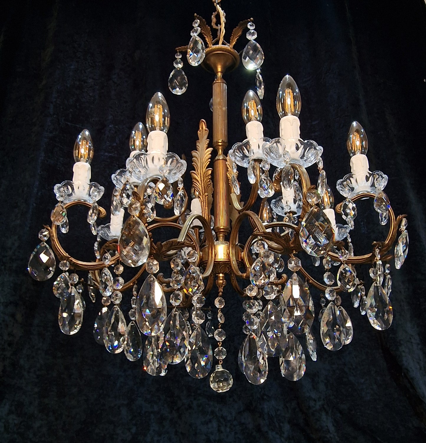 Stunning Vintage Italian 8 Arm 12 Light Brass Leaf Crystal Chandelier Light