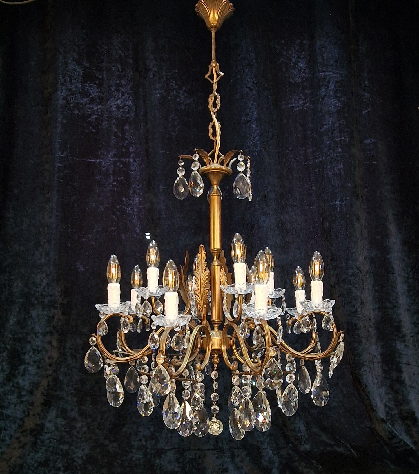 Stunning Vintage Italian 8 Arm 12 Light Brass Leaf Crystal Chandelier Light