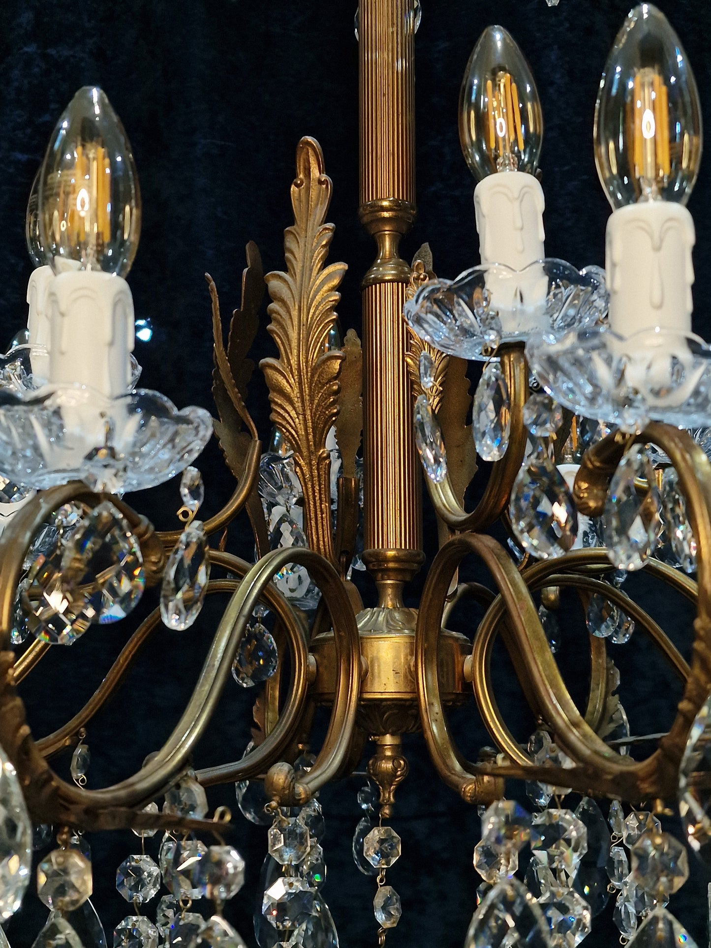 Stunning Vintage Italian 8 Arm 12 Light Brass Leaf Crystal Chandelier Light