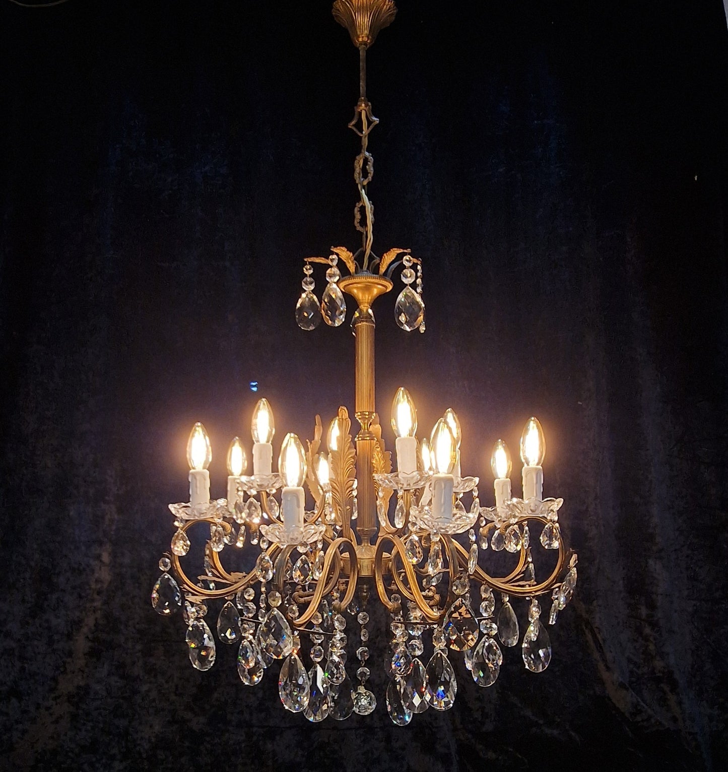 Stunning Vintage Italian 8 Arm 12 Light Brass Leaf Crystal Chandelier Light