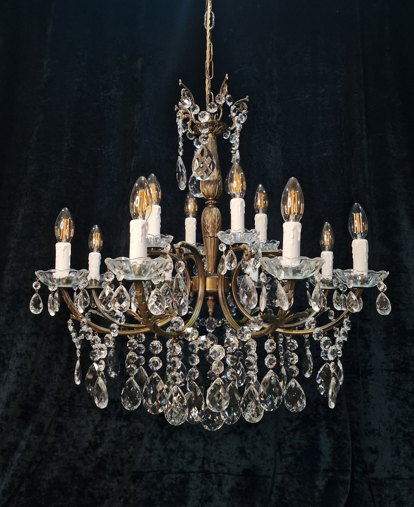 Beautiful Large Vintage Italian 8 Arm 12 Light Crystal and Brass Chandelier