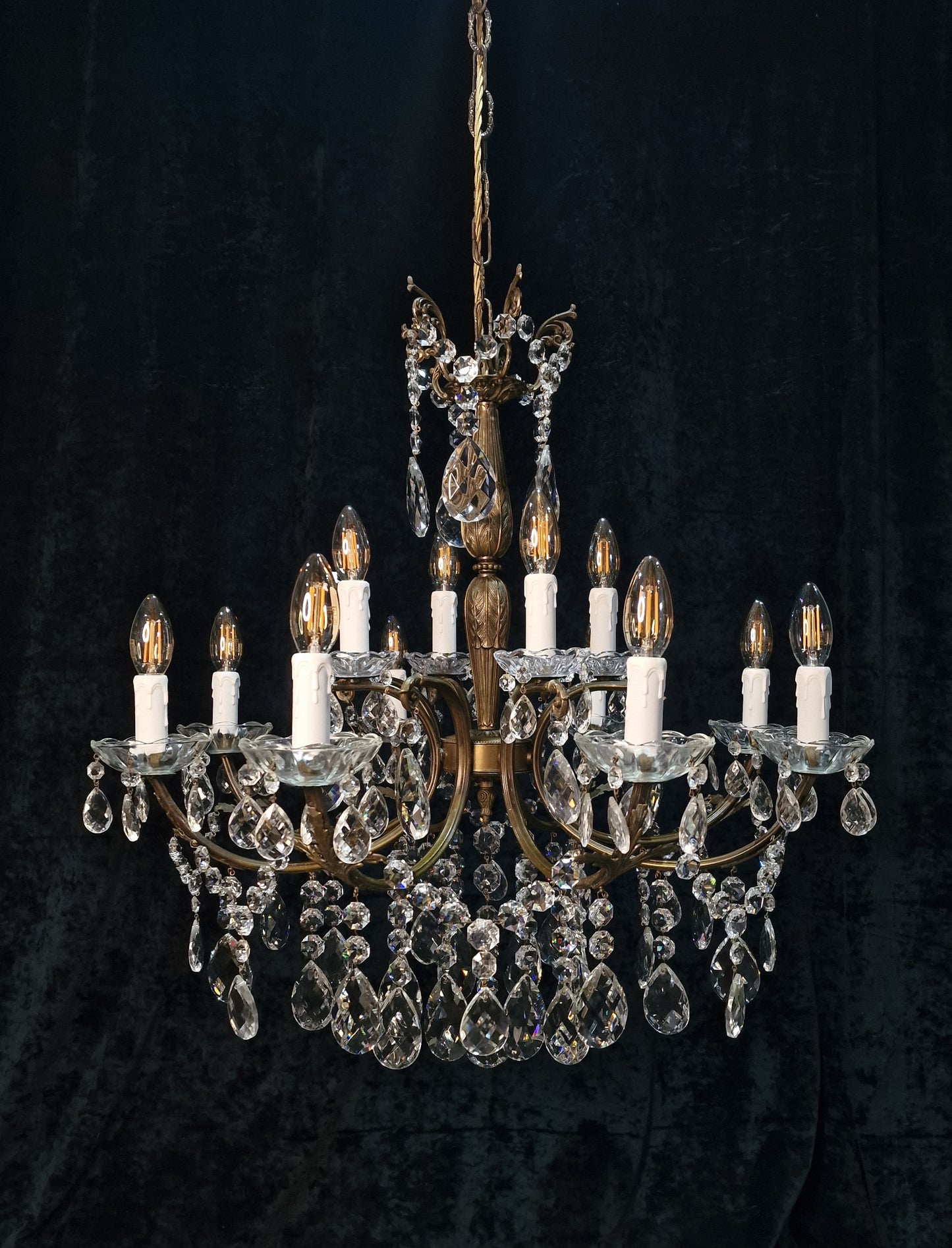 Beautiful Large Vintage Italian 8 Arm 12 Light Crystal and Brass Chandelier