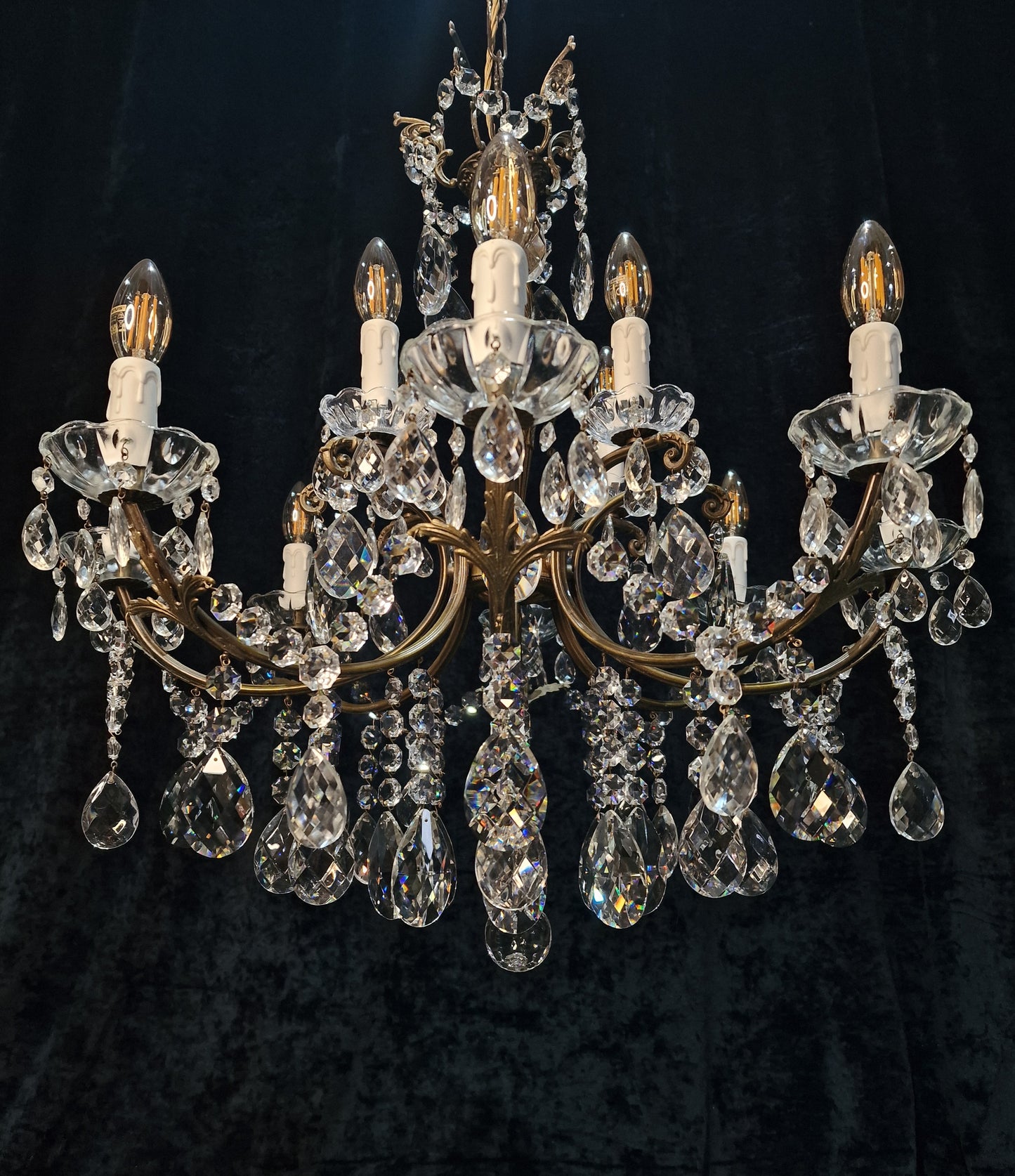 Beautiful Large Vintage Italian 8 Arm 12 Light Crystal and Brass Chandelier