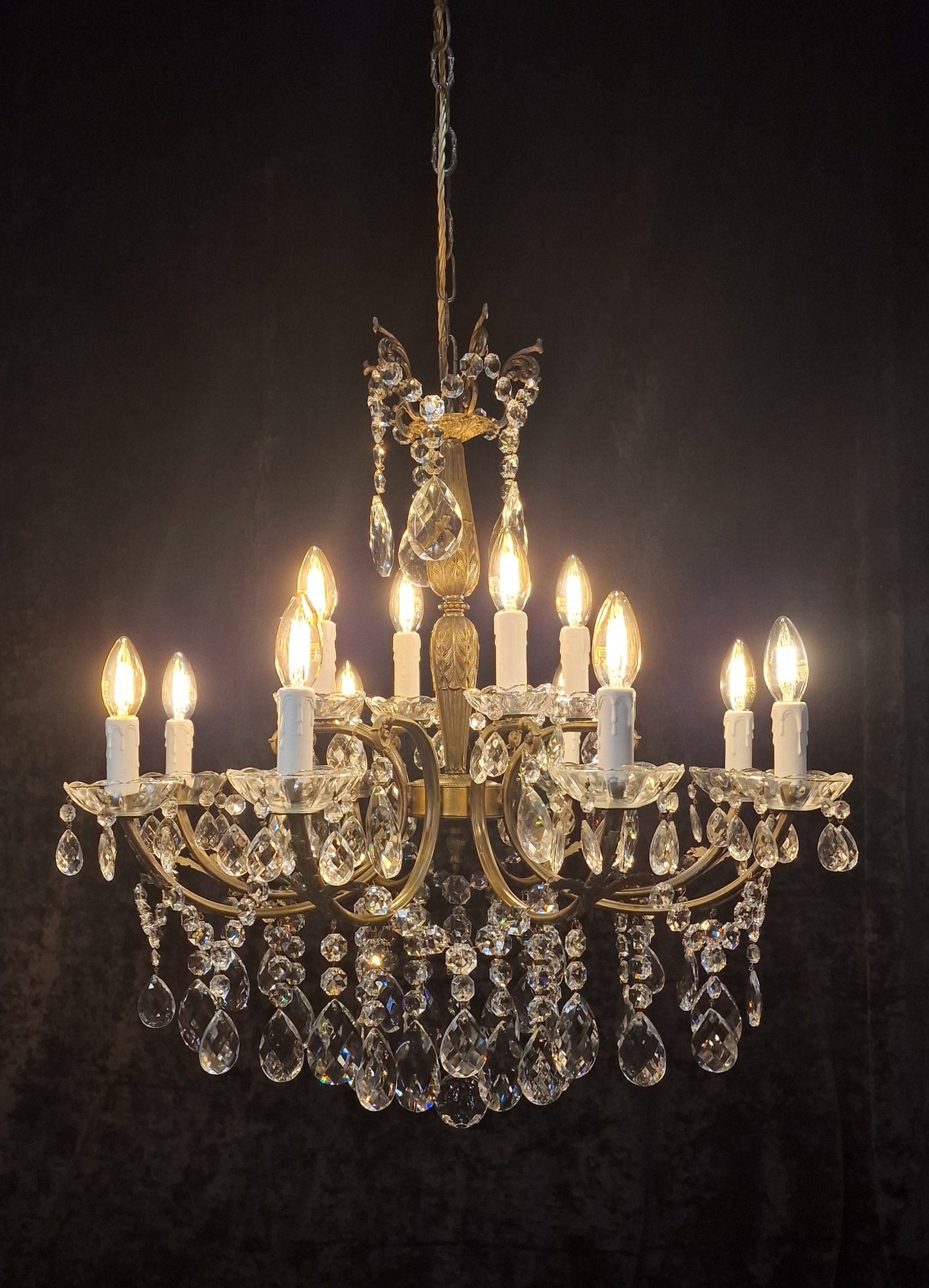 Beautiful Large Vintage Italian 8 Arm 12 Light Crystal and Brass Chandelier