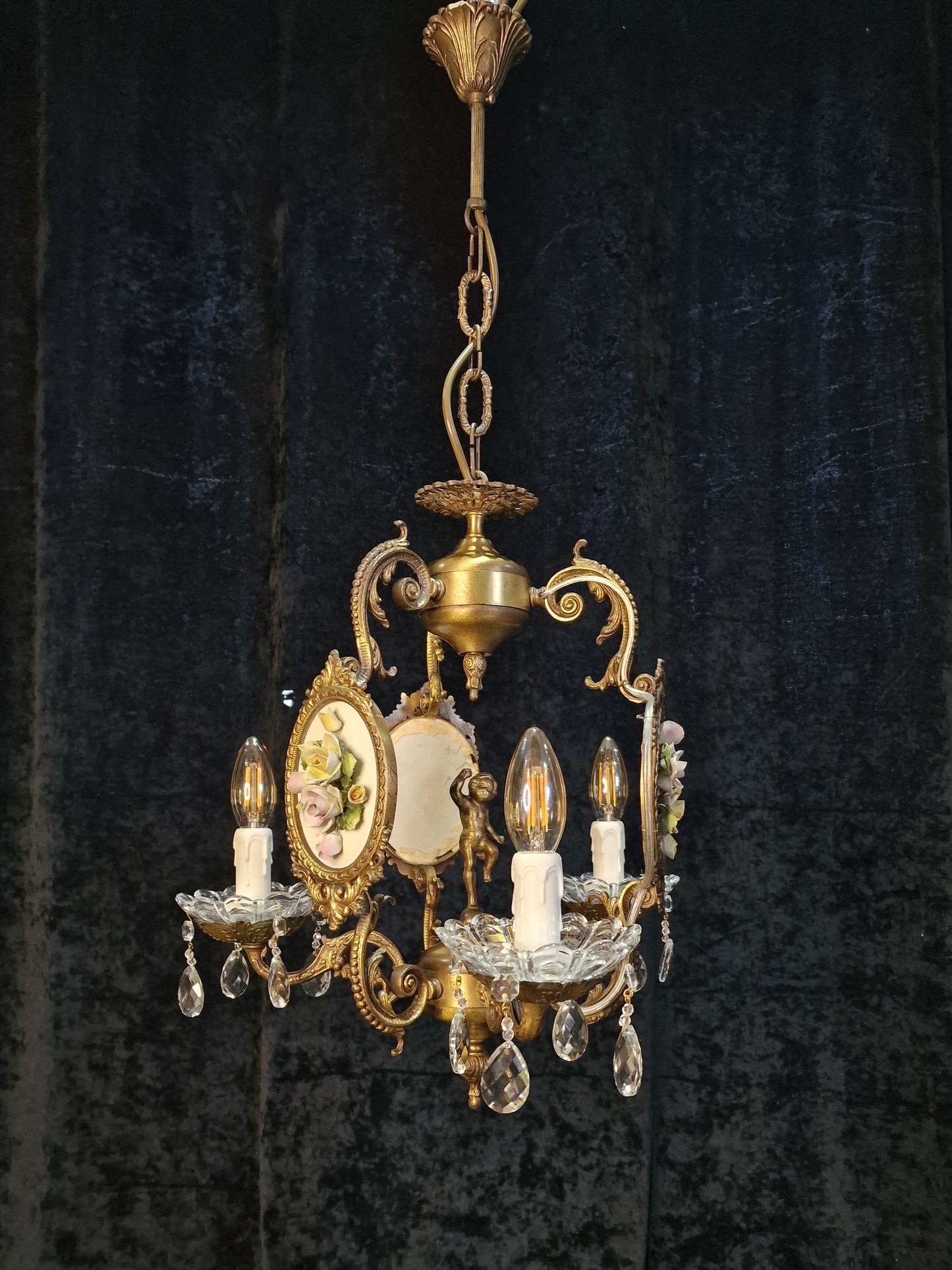 Gorgeous Vintage Italian Cherub Capodimonte Brass Crystal 3 Arm Chandelier Light