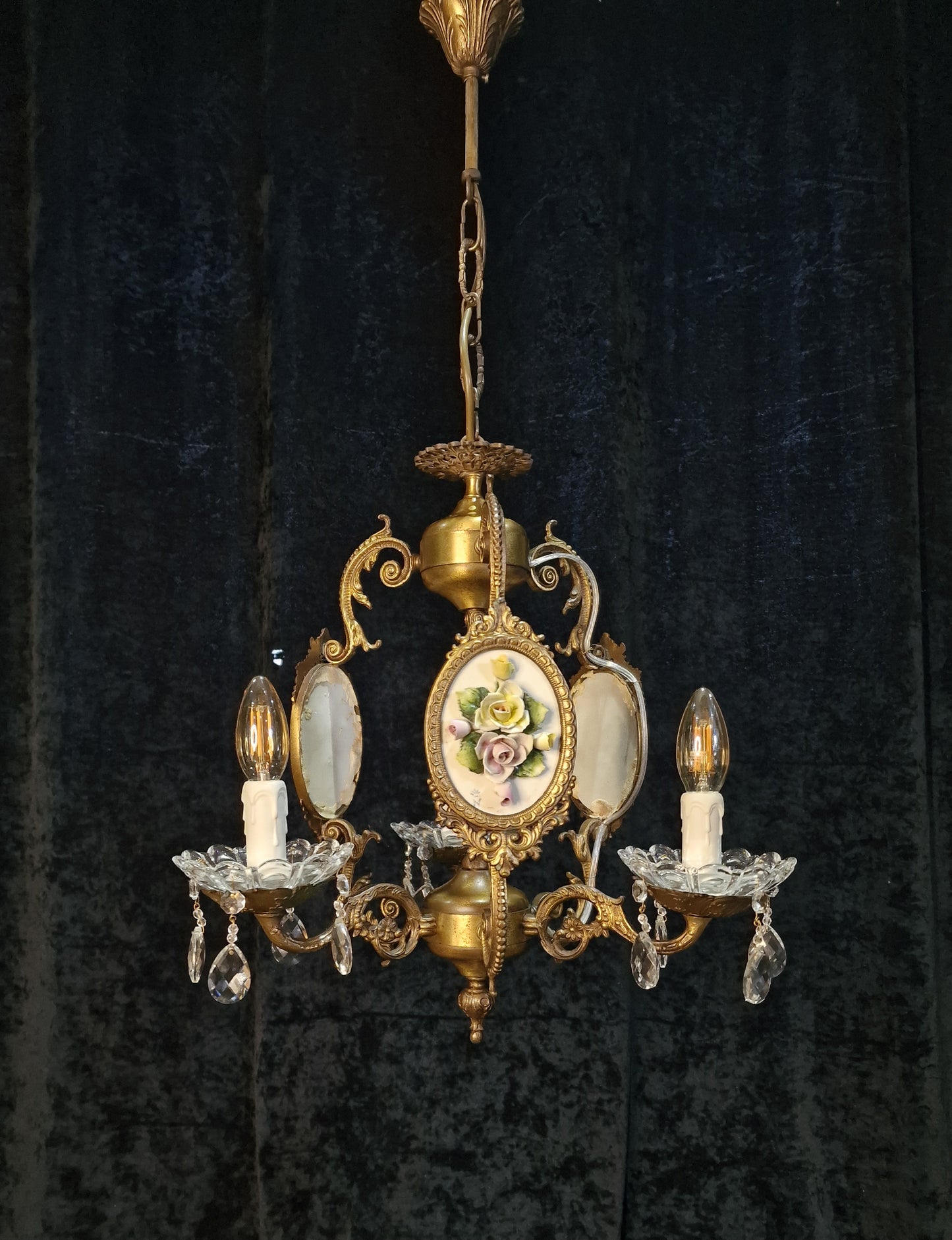 Gorgeous Vintage Italian Cherub Capodimonte Brass Crystal 3 Arm Chandelier Light