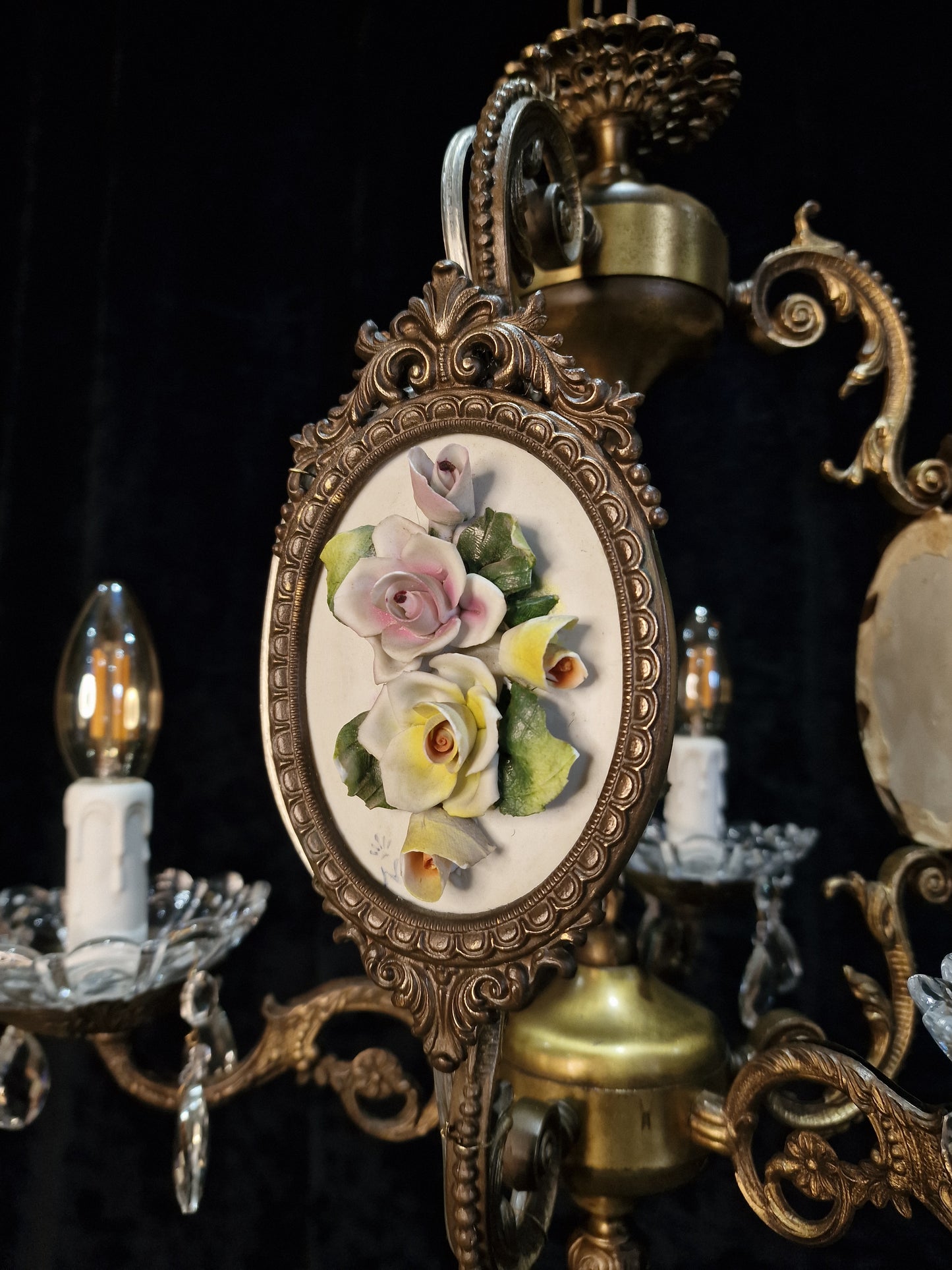 Gorgeous Vintage Italian Cherub Capodimonte Brass Crystal 3 Arm Chandelier Light