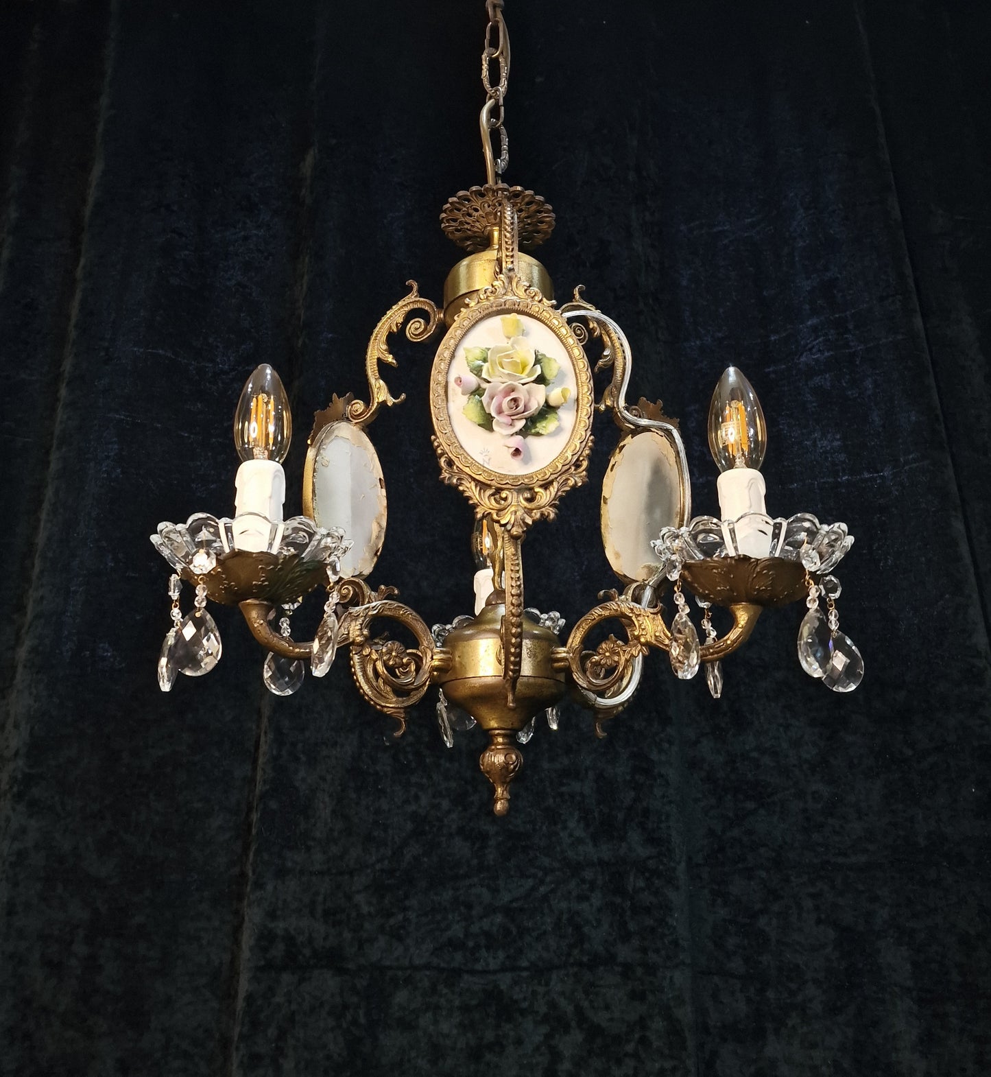 Gorgeous Vintage Italian Cherub Capodimonte Brass Crystal 3 Arm Chandelier Light