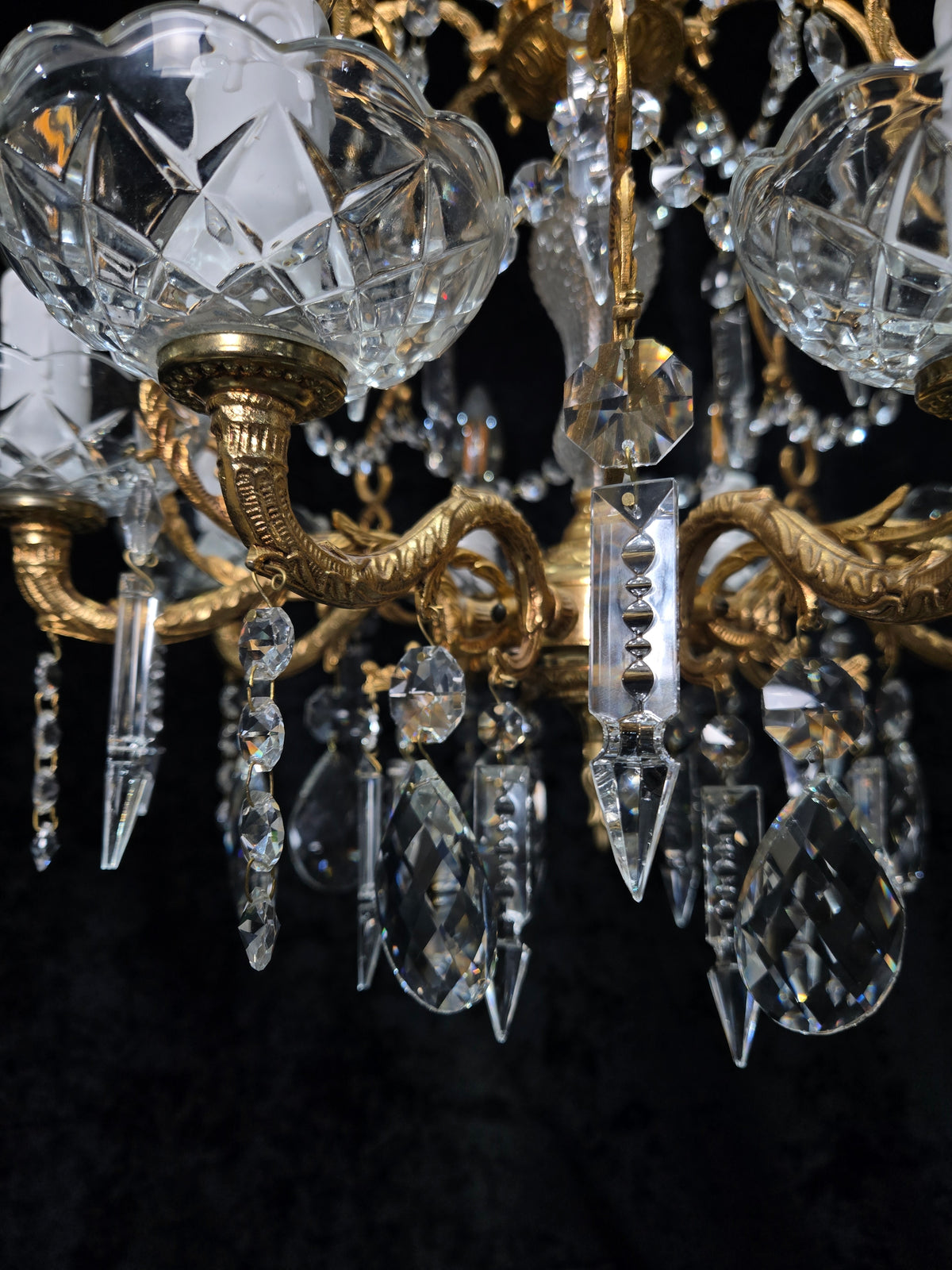 Beautiful Vintage 8 Arm Brass Cage Crystal Chandelier Ceiling Light