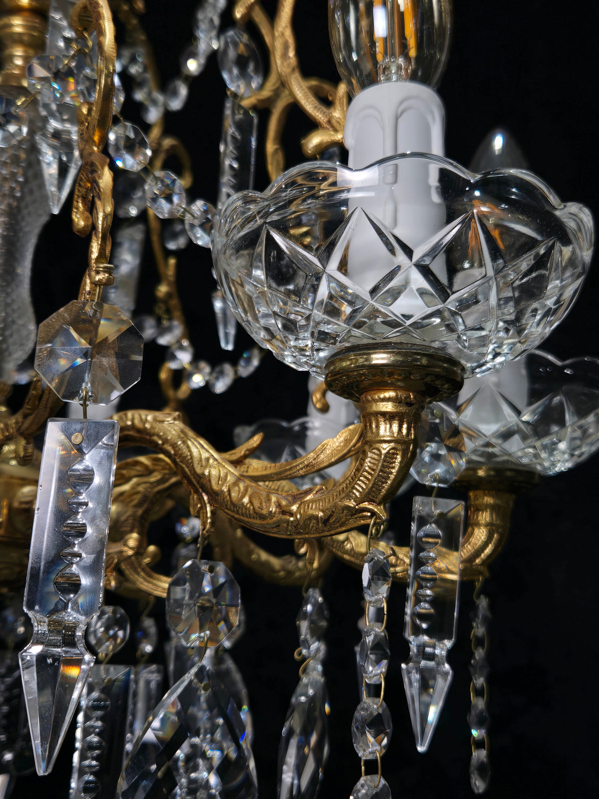 Beautiful Vintage 8 Arm Brass Cage Crystal Chandelier Ceiling Light