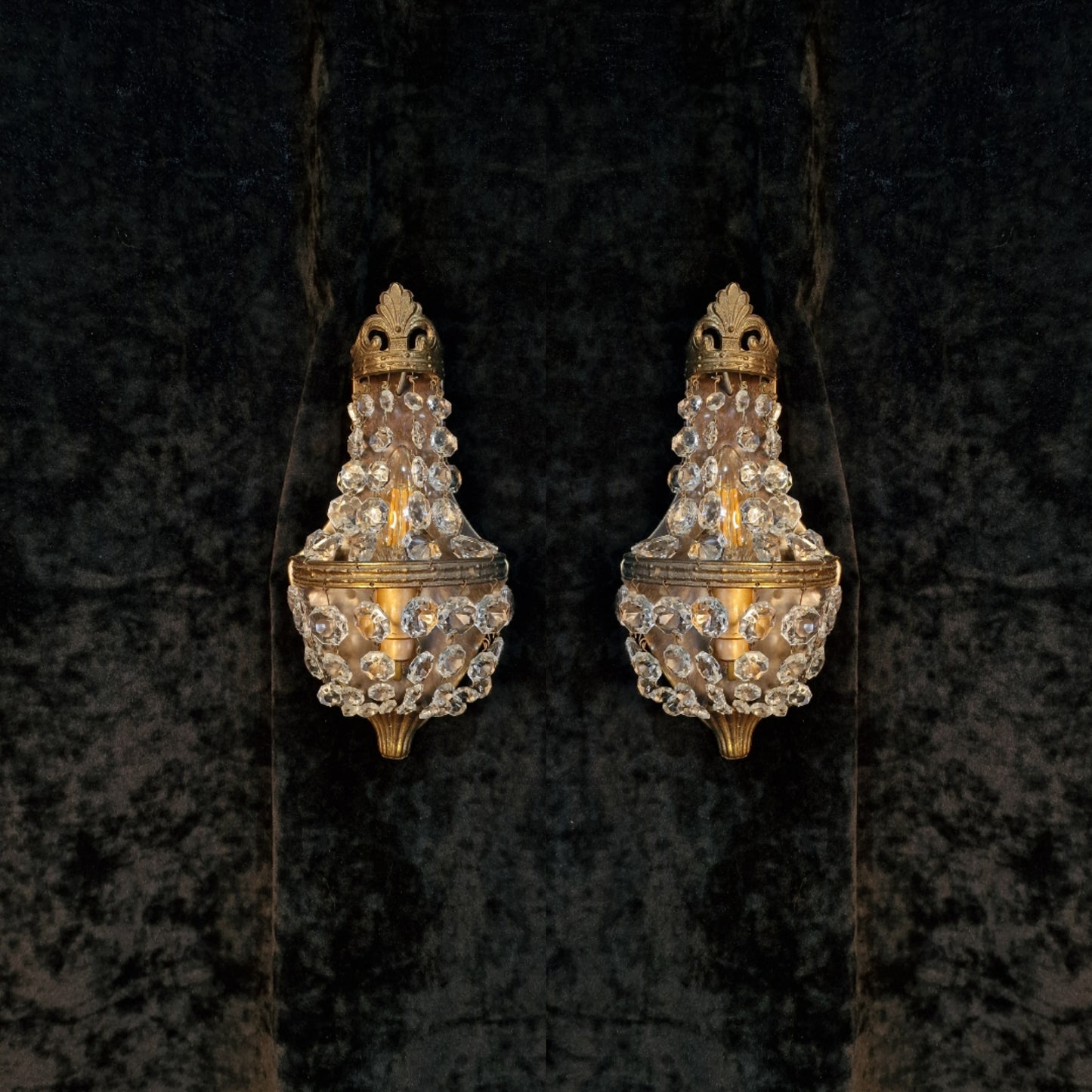 Traditional Pair Vintage French 1 Light Crystal Brass Wall Lights Wall Sconces