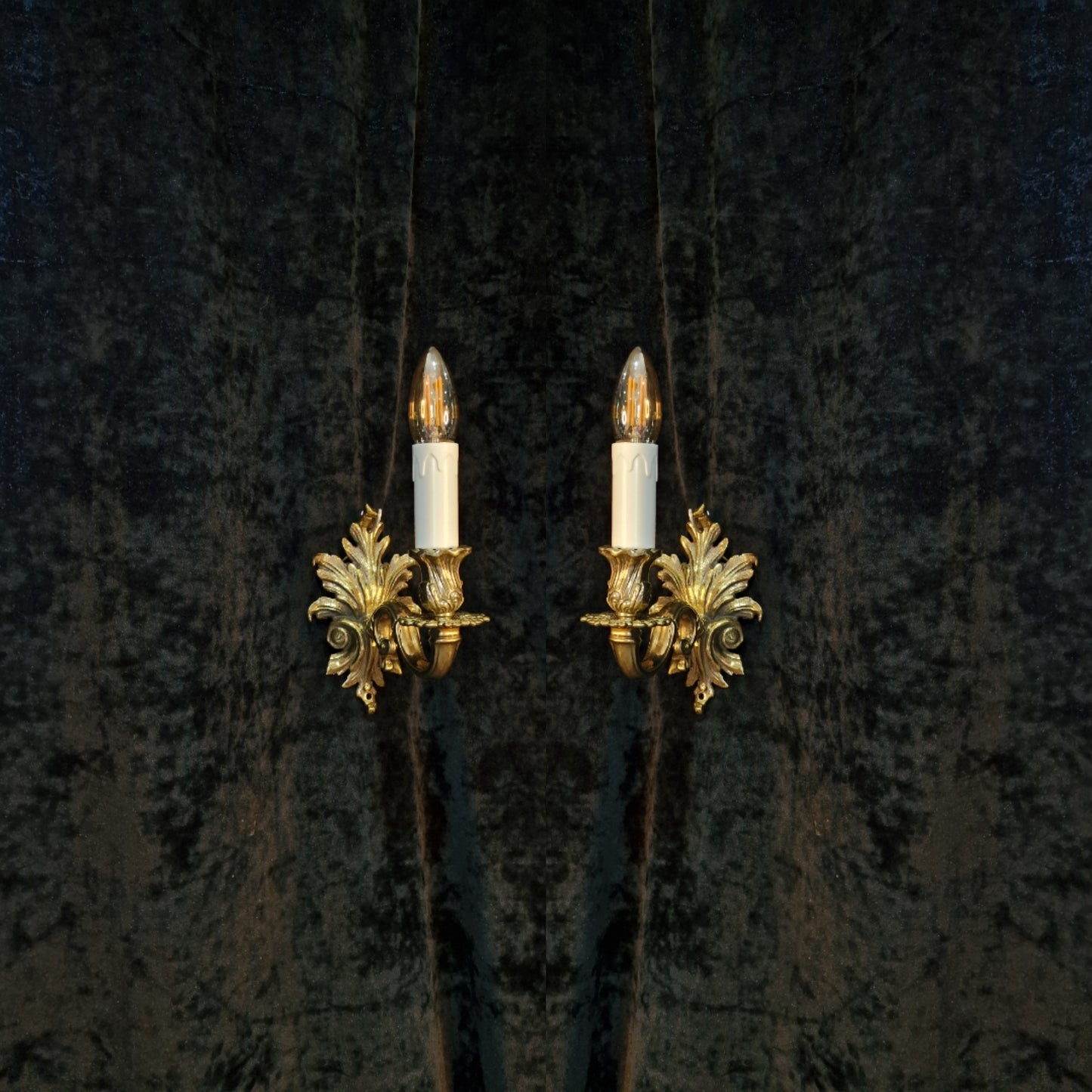 Traditional Pair of Vintage French Rococo Style Single-Arm Brass Wall Sconces