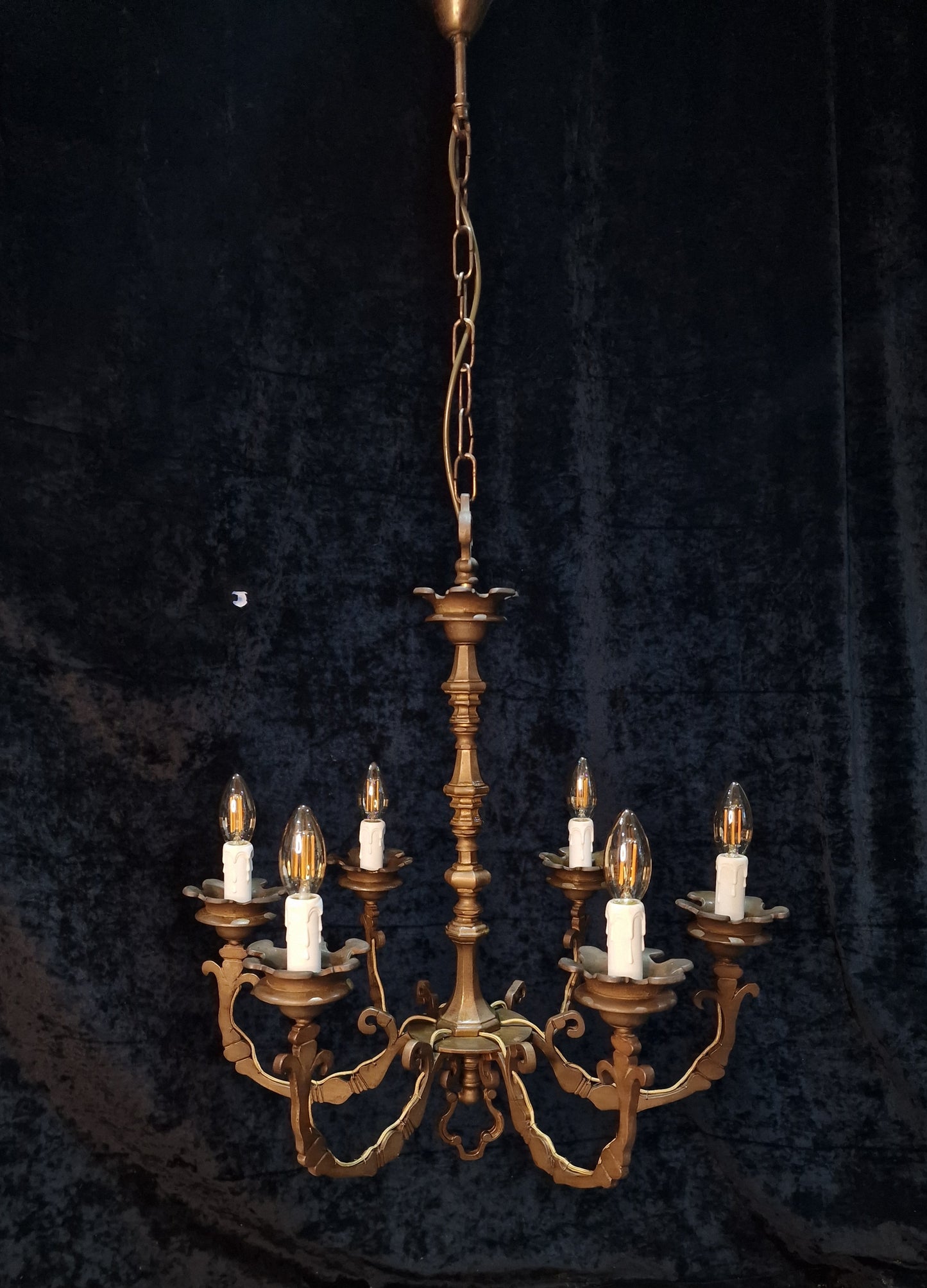 Decorative Heavy Antique Solid Brass Italian Gothic Style Chandelier Light