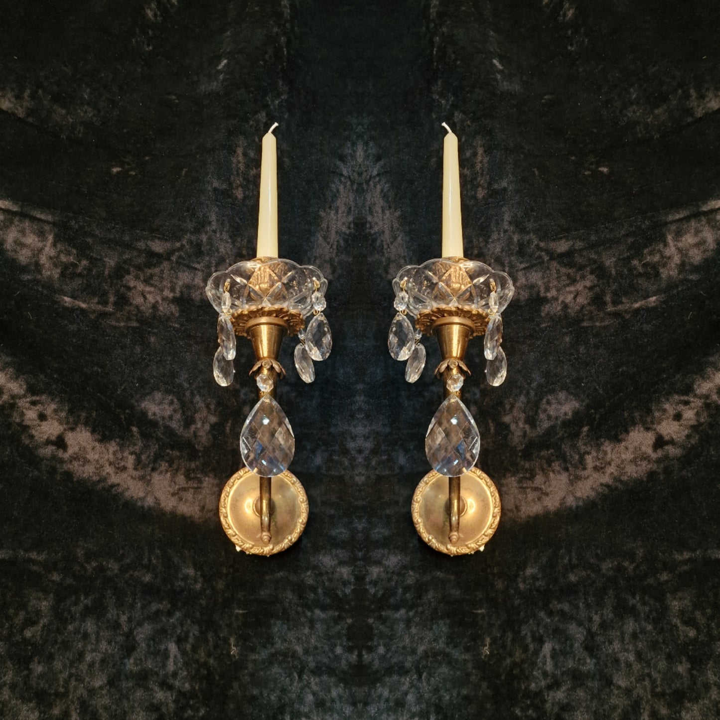 Elegant Pair Vintage Italian 1 Arm Crystal Brass Candle Wall Lights Sconces