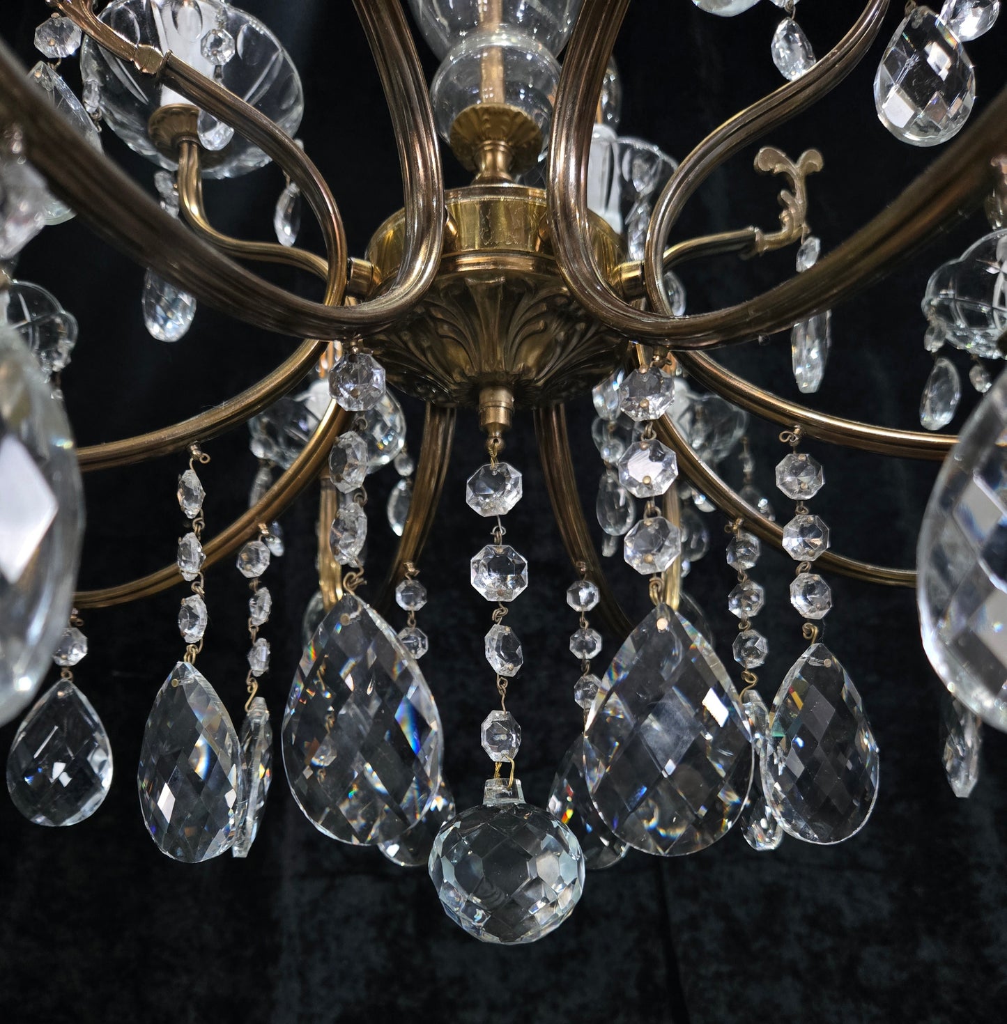 Classical Vintage Italian 8 Arm 12 Light Brass Crystal Chandelier Ceiling Light