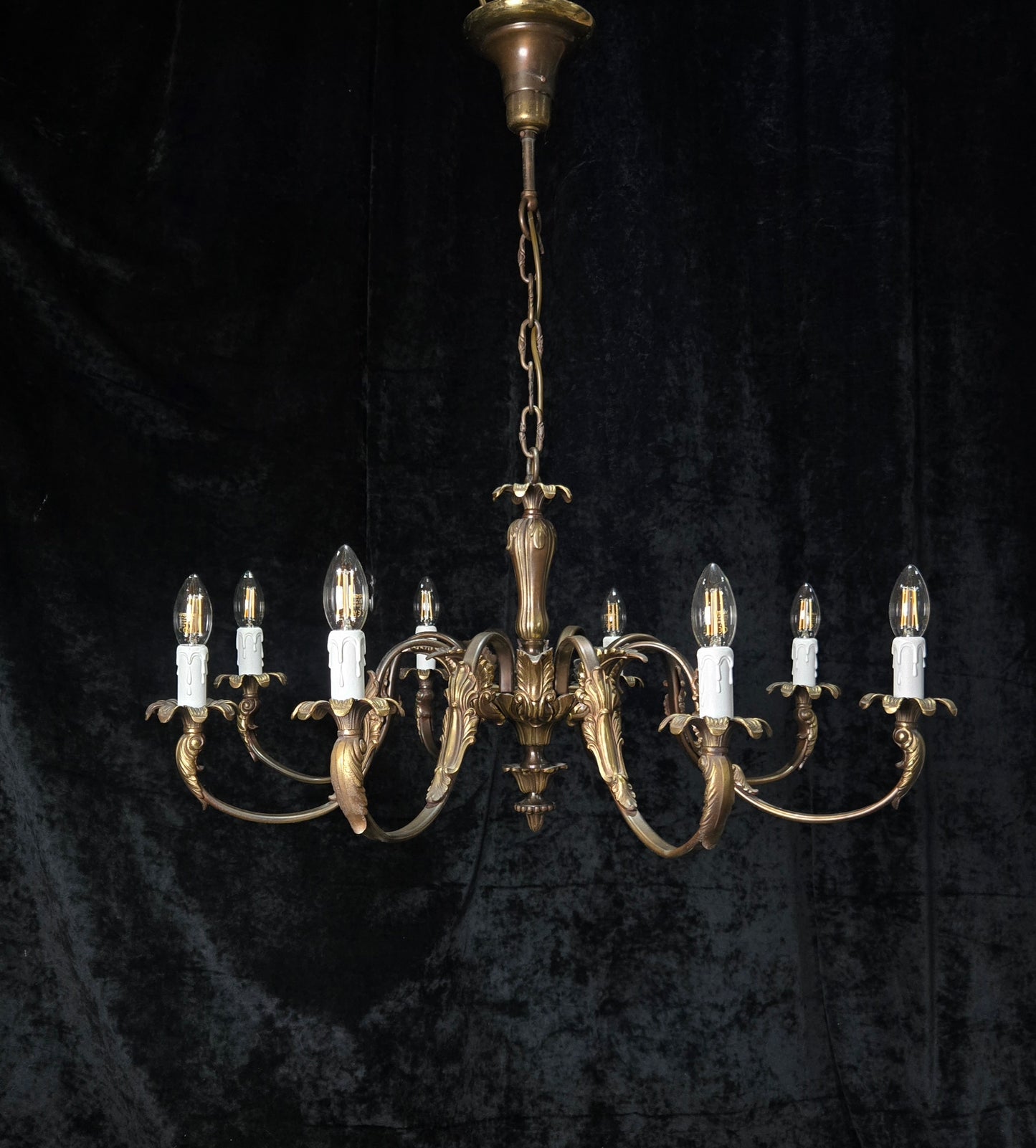 Traditional Large Vintage Italian 8 Arm Brass Chandelier Ceiling Light