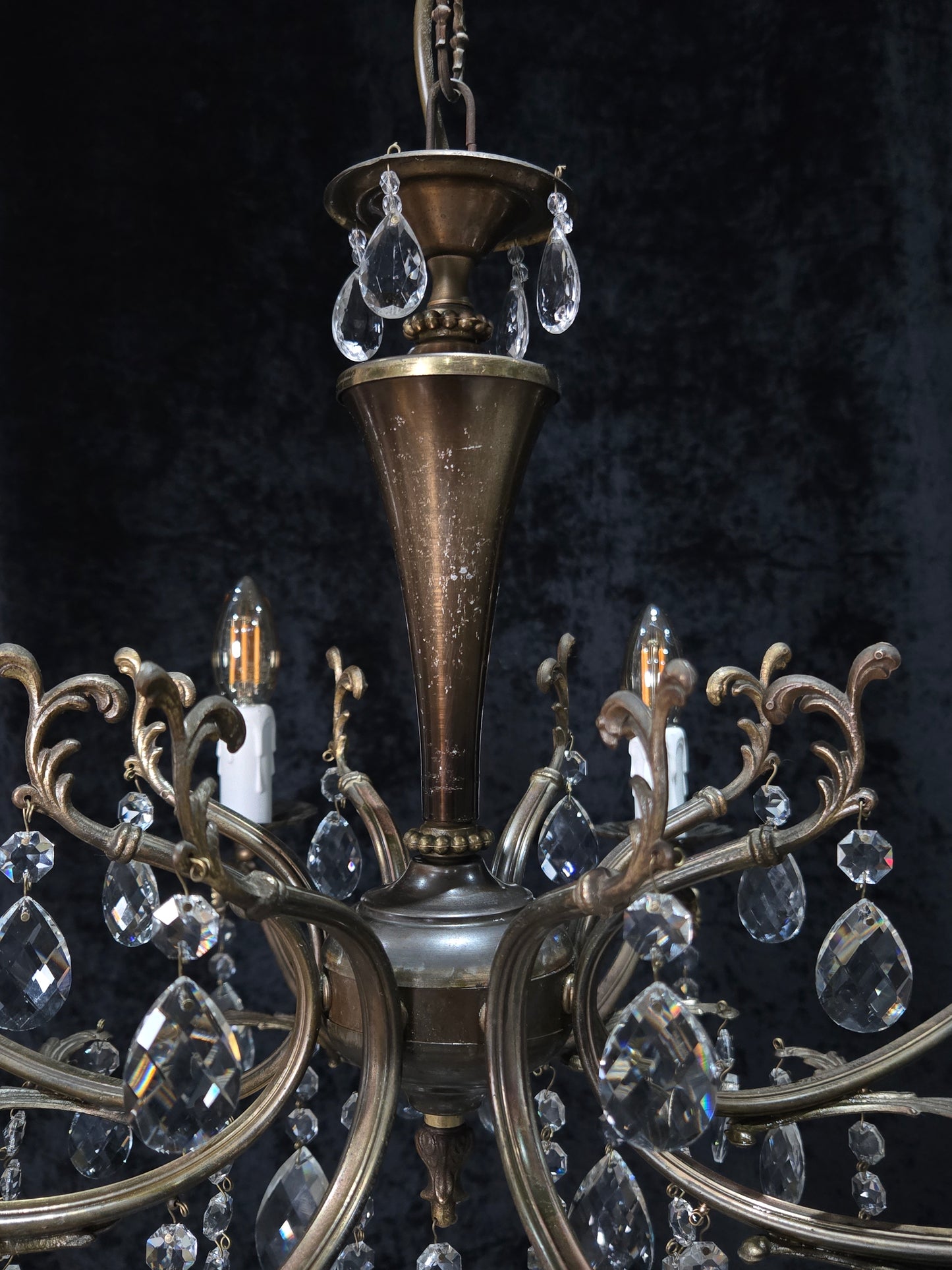 Gorgeous Vintage Italian 8 Arm Crystal Brass Leaf Chandelier Ceiling Light