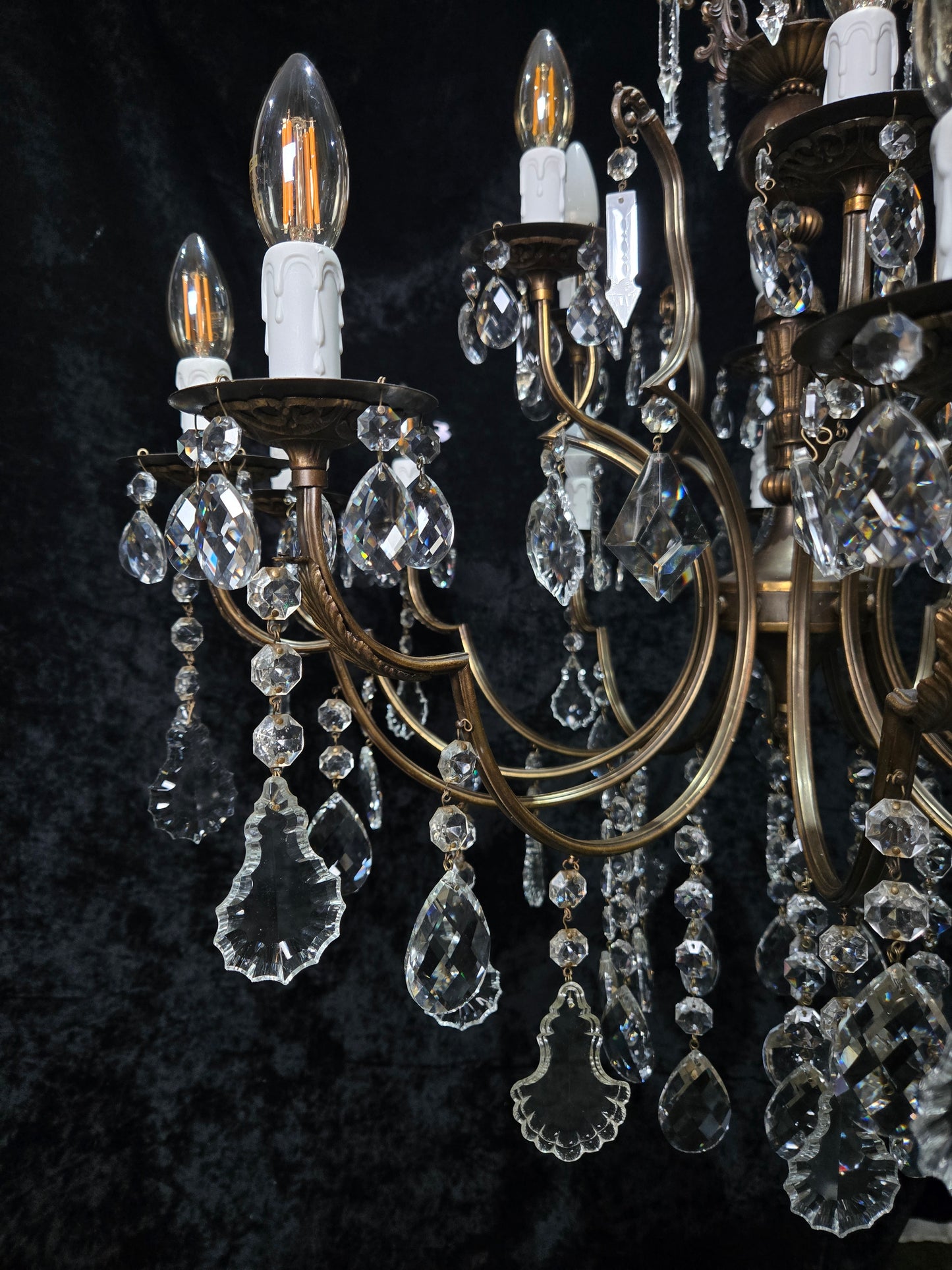 Fabulous Large Vintage Italian 12 Arm 18 Light Brass Crystal Leaf Chandelier