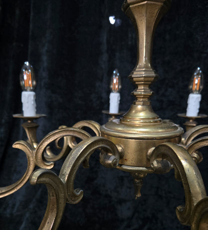 Traditional Heavy Vintage Dutch 8 Arm Brass Gothic Style Chandelier Light