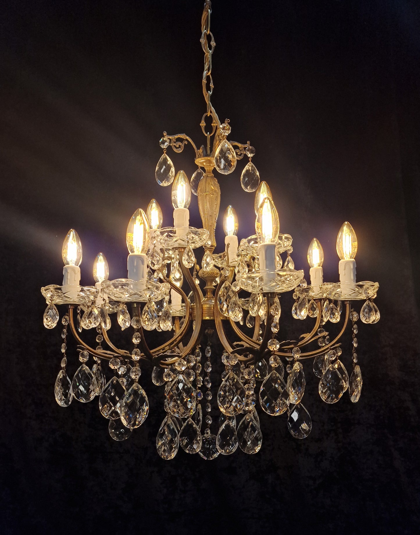 Stunning Vintage Italian 8 Arm 12 Light Crystal and Brass Leaf Chandelier Light