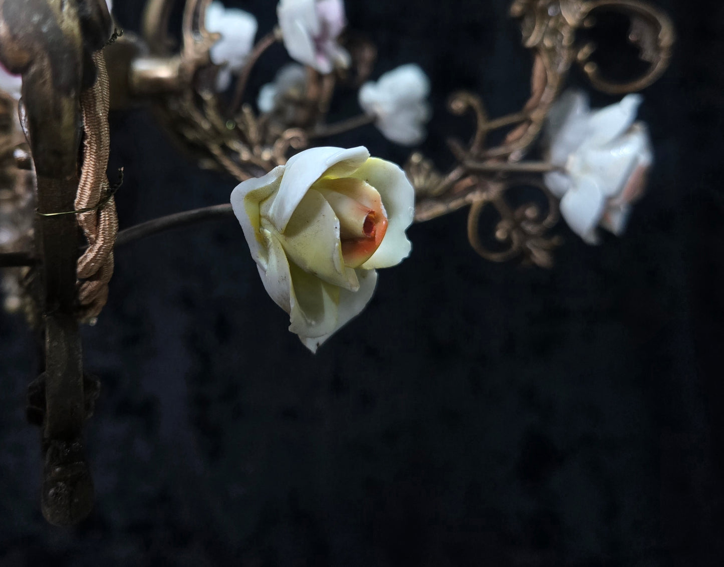 Fabulous Vintage Italian 6 Arm Brass Florentine Flower Roses Chandelier Light