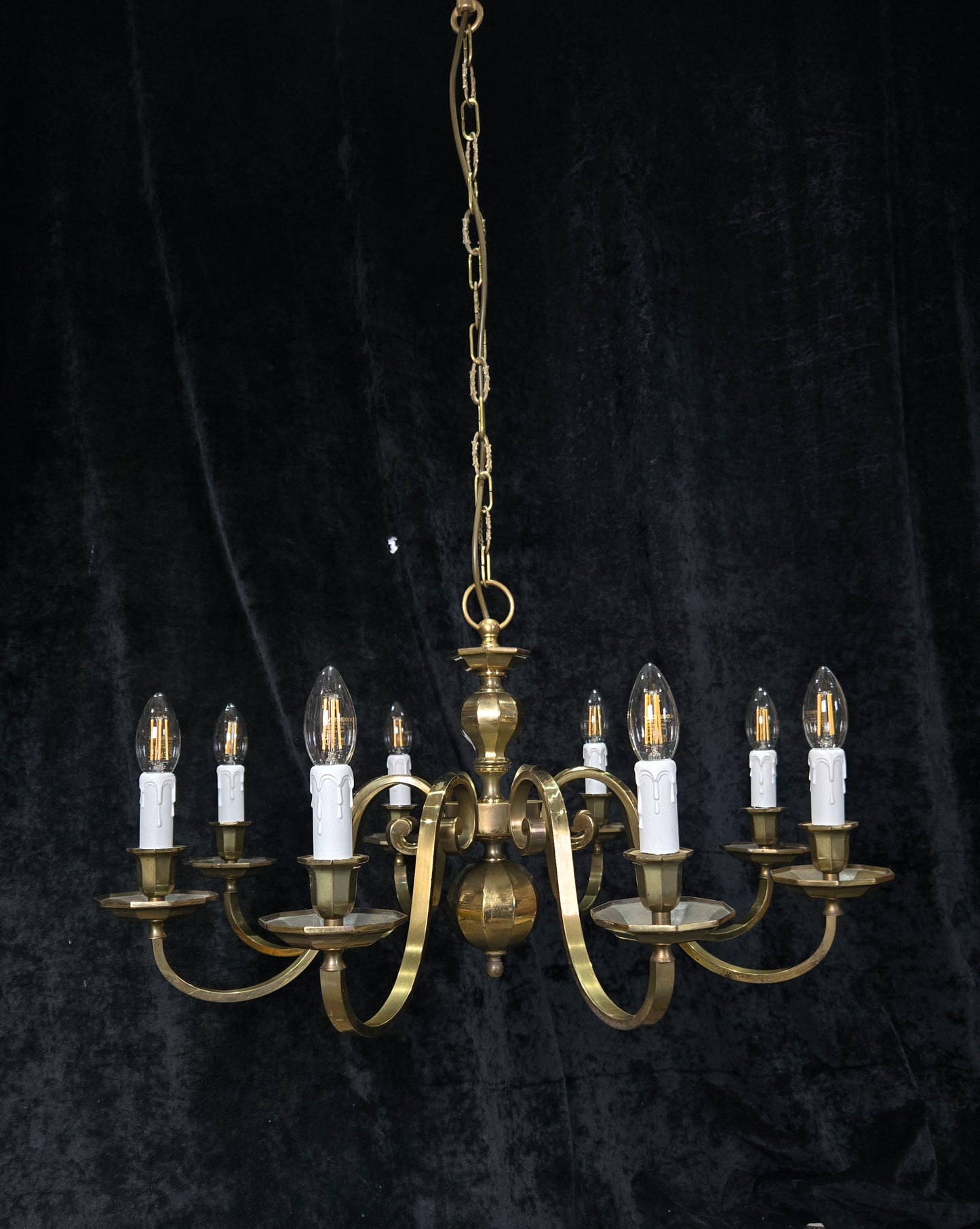Classical Vintage Polished Brass Large 8 Arm Flemish Style Chandelier Light
