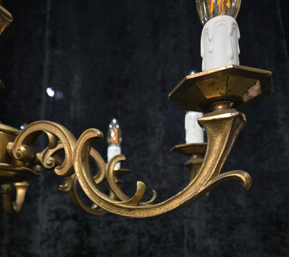 Traditional Heavy Vintage Dutch 8 Arm Brass Gothic Style Chandelier Light