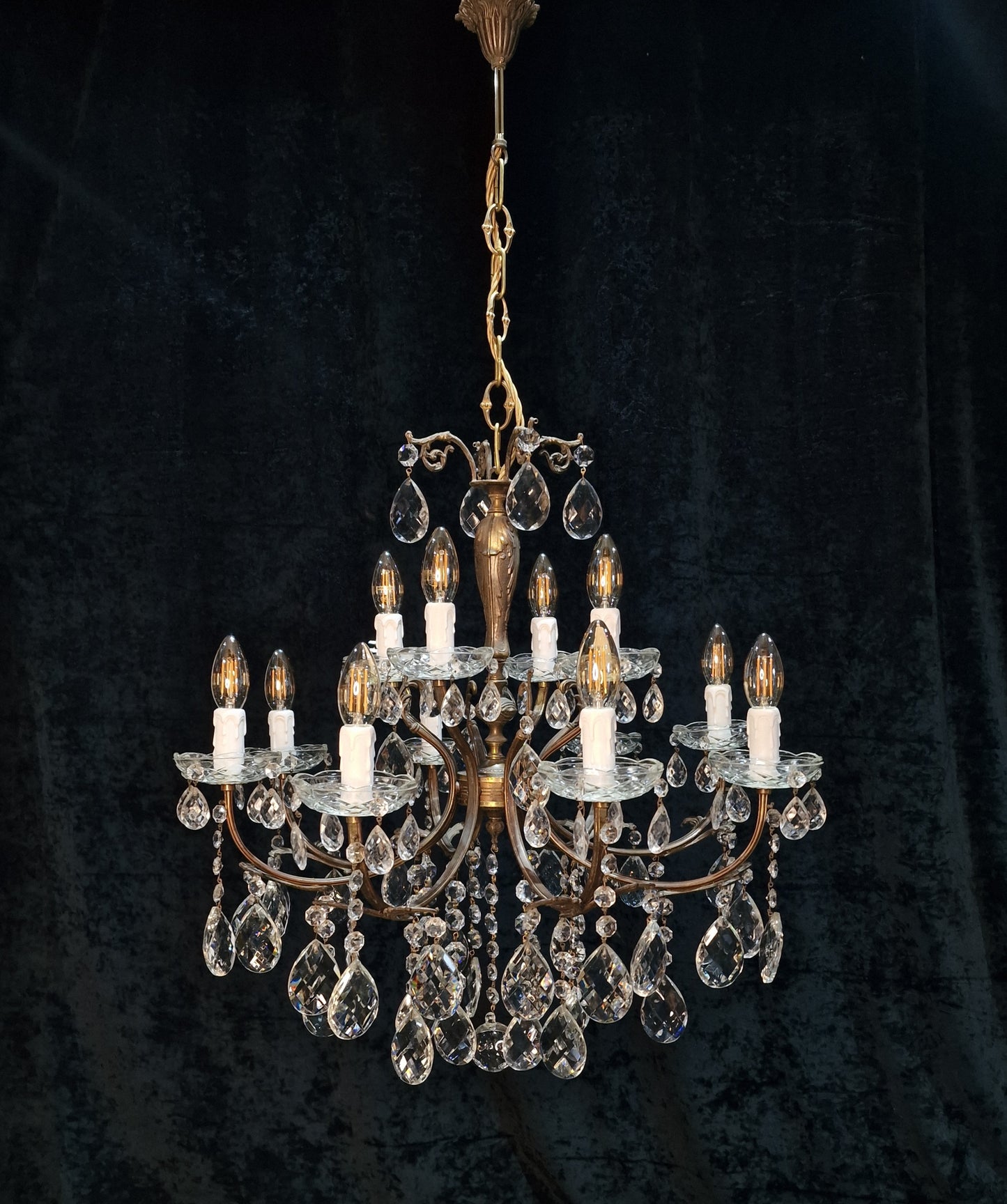 Stunning Vintage Italian 8 Arm 12 Light Crystal and Brass Leaf Chandelier Light