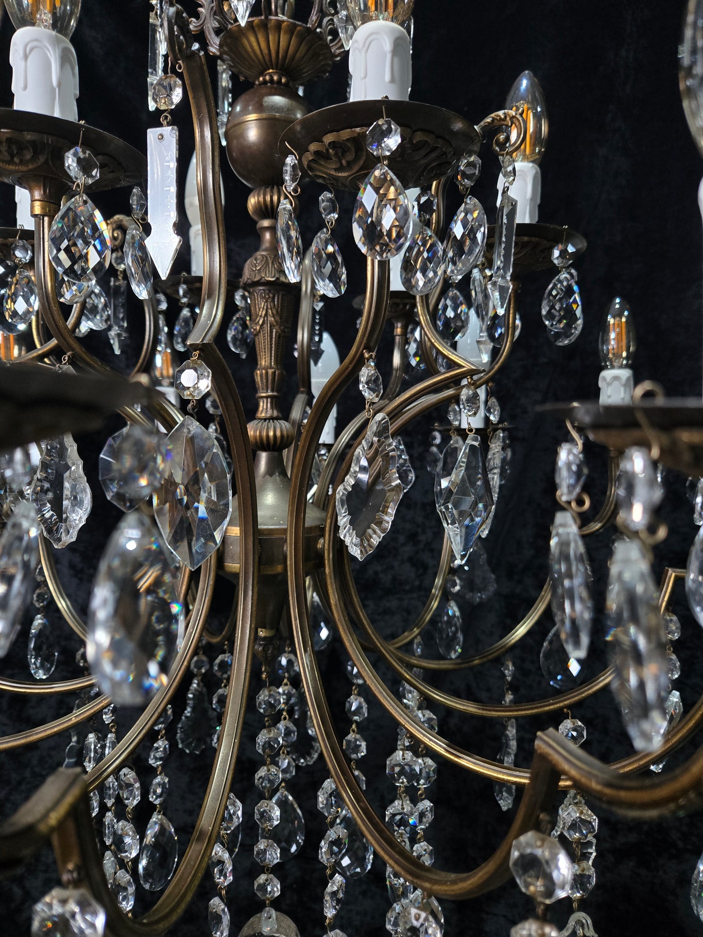 Fabulous Large Vintage Italian 12 Arm 18 Light Brass Crystal Leaf Chandelier