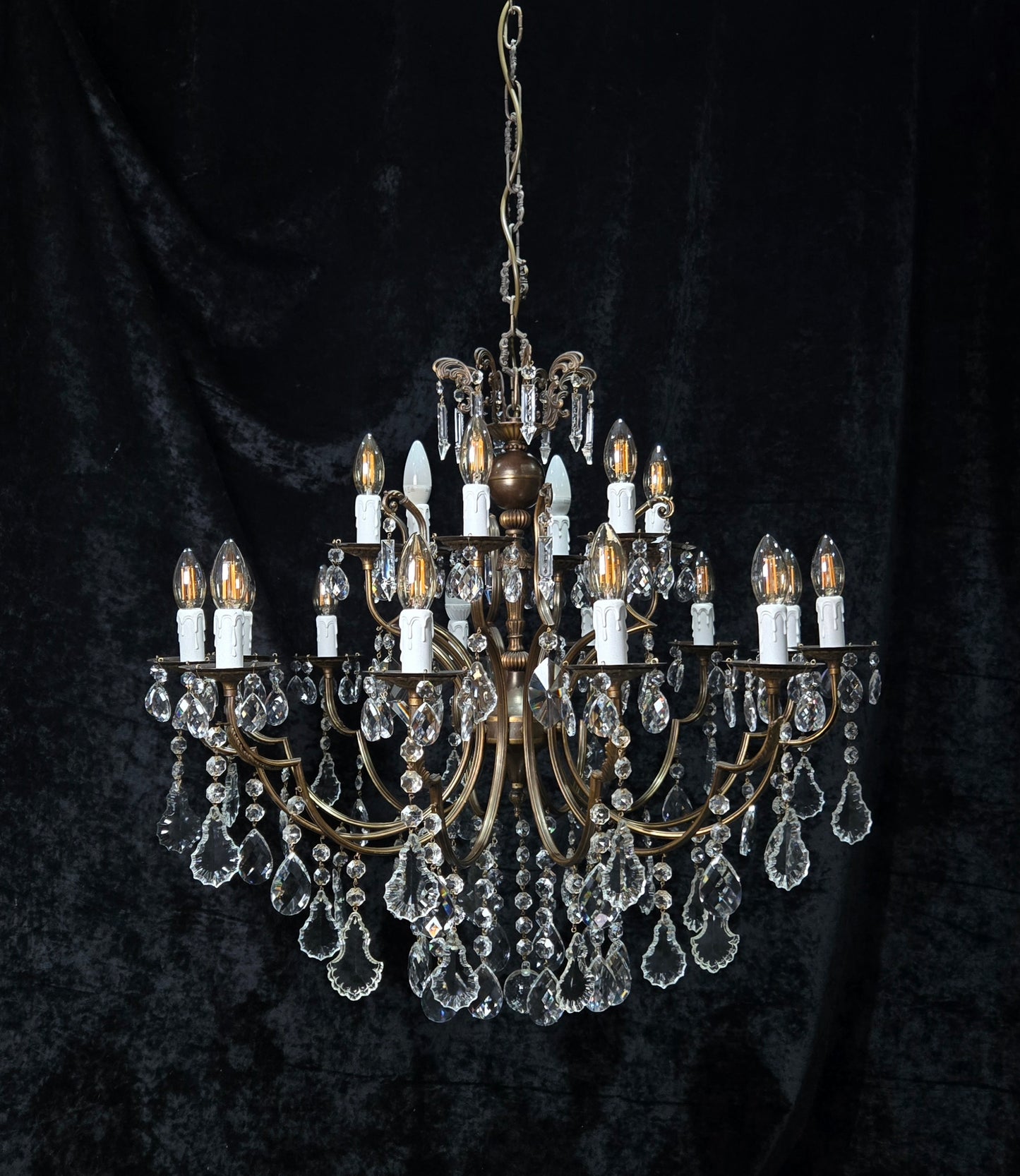 Fabulous Large Vintage Italian 12 Arm 18 Light Brass Crystal Leaf Chandelier