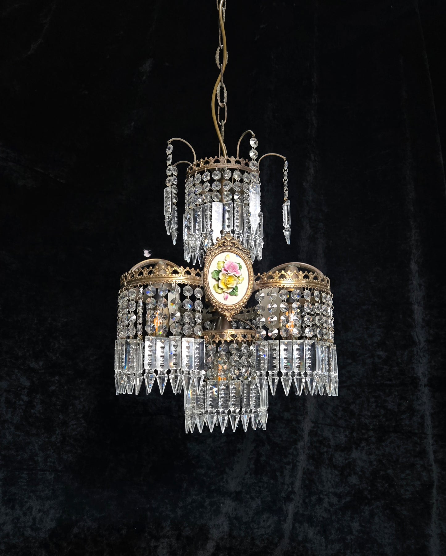Beautiful Vintage Italian Capodimonte Flower Brass Crystal 4 Light Chandelier