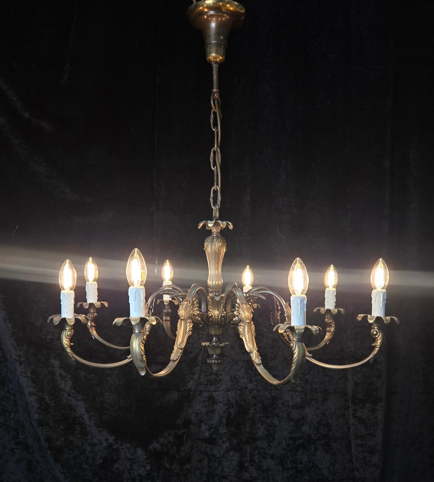 Traditional Large Vintage Italian 8 Arm Brass Chandelier Ceiling Light