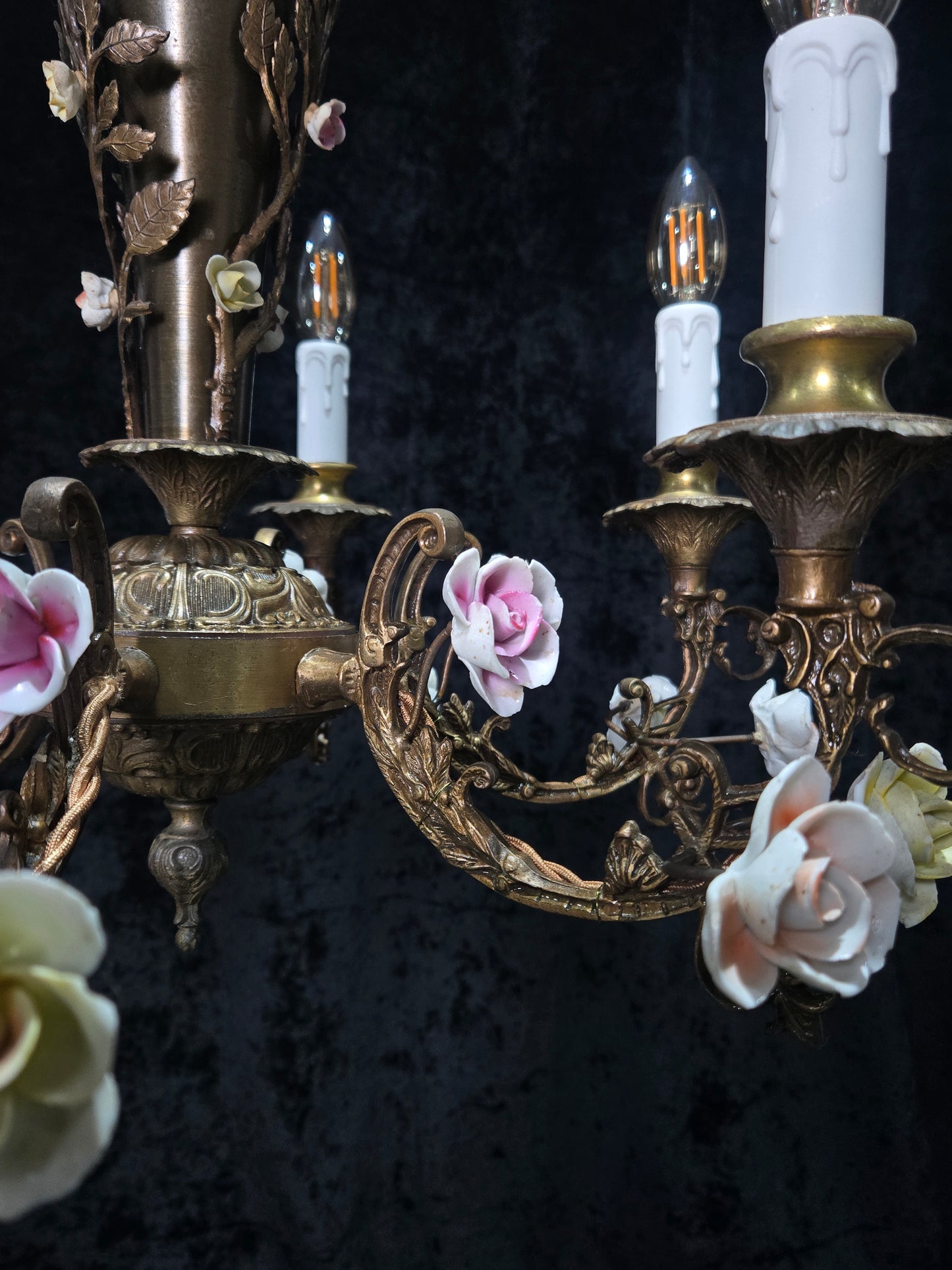 Fabulous Vintage Italian 6 Arm Brass Florentine Flower Roses Chandelier Light