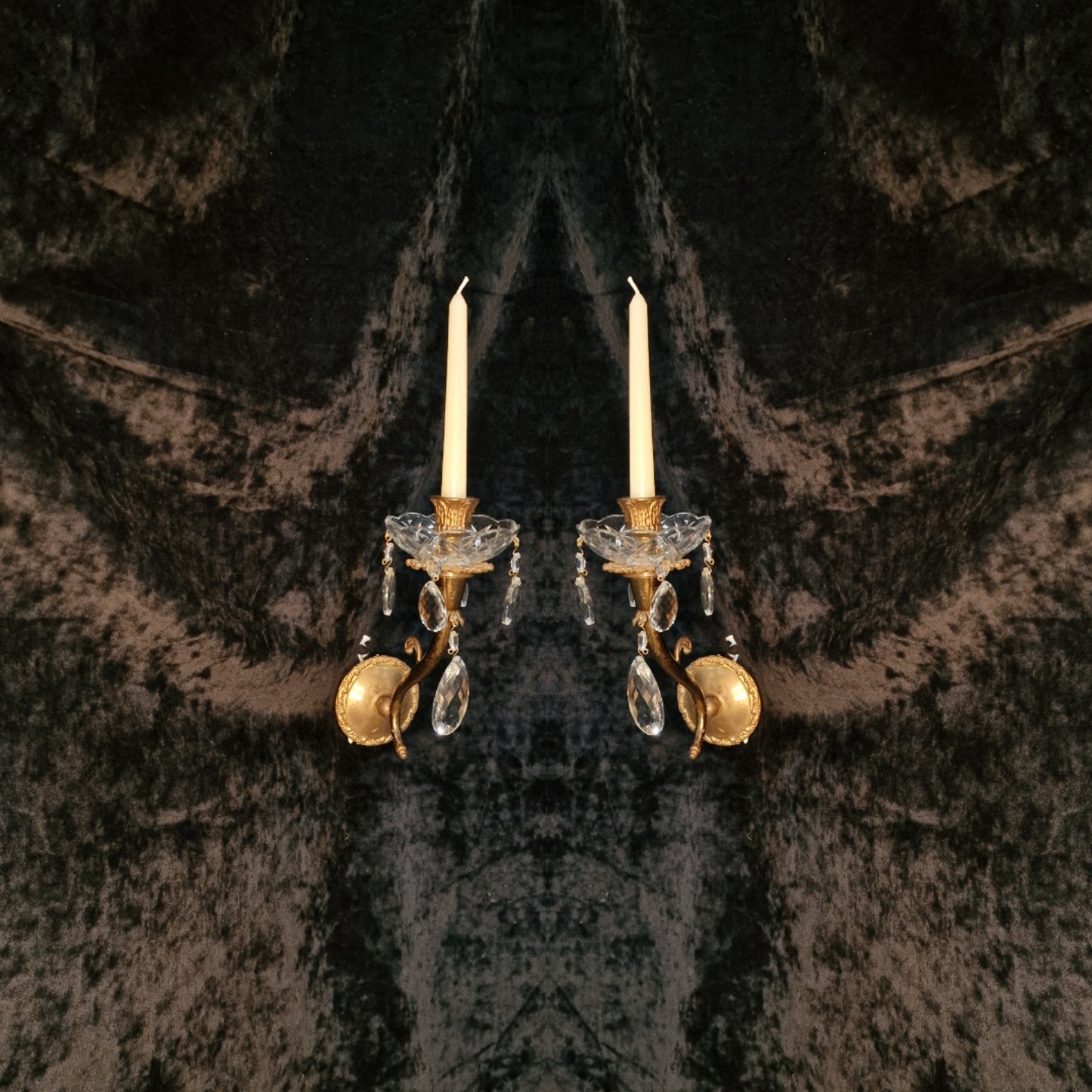 Elegant Pair Vintage Italian 1 Arm Crystal Brass Candle Wall Lights Sconces