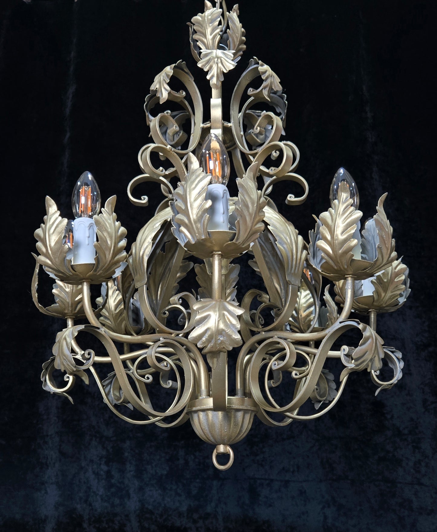 Stunning Heavy Large 8 Arm Wrought Iron Gilded Italian Chandelier Ceiling Light