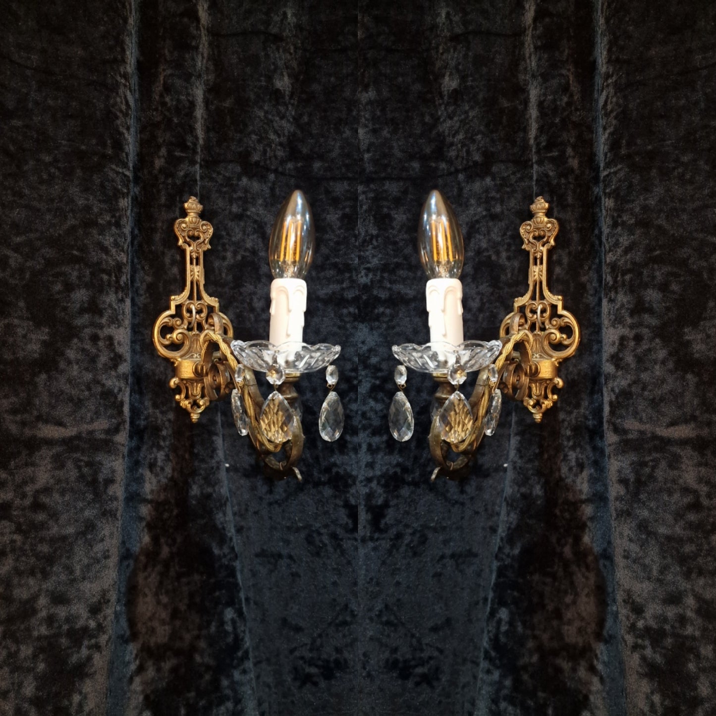 Elegant Pair Vintage Italian Brass and Glass Crystal 1 Arm Sconces Wall Lights