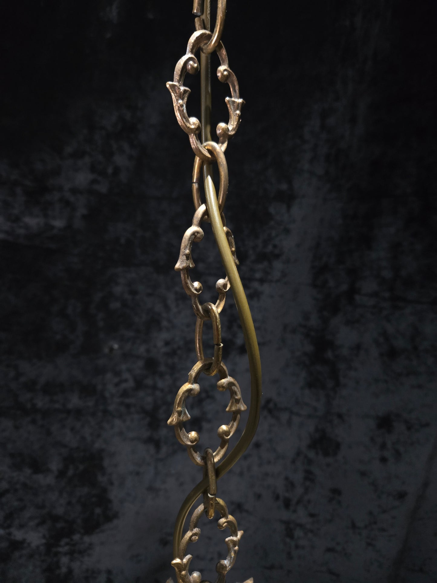 Beautiful Large Heavy Vintage Solid Brass 8 Arm Italian Chandelier Ceiling Light