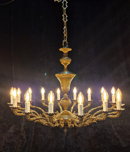 Stately Large Vintage Heavy Italian 16 Arm Brass Chandelier Ceiling Light