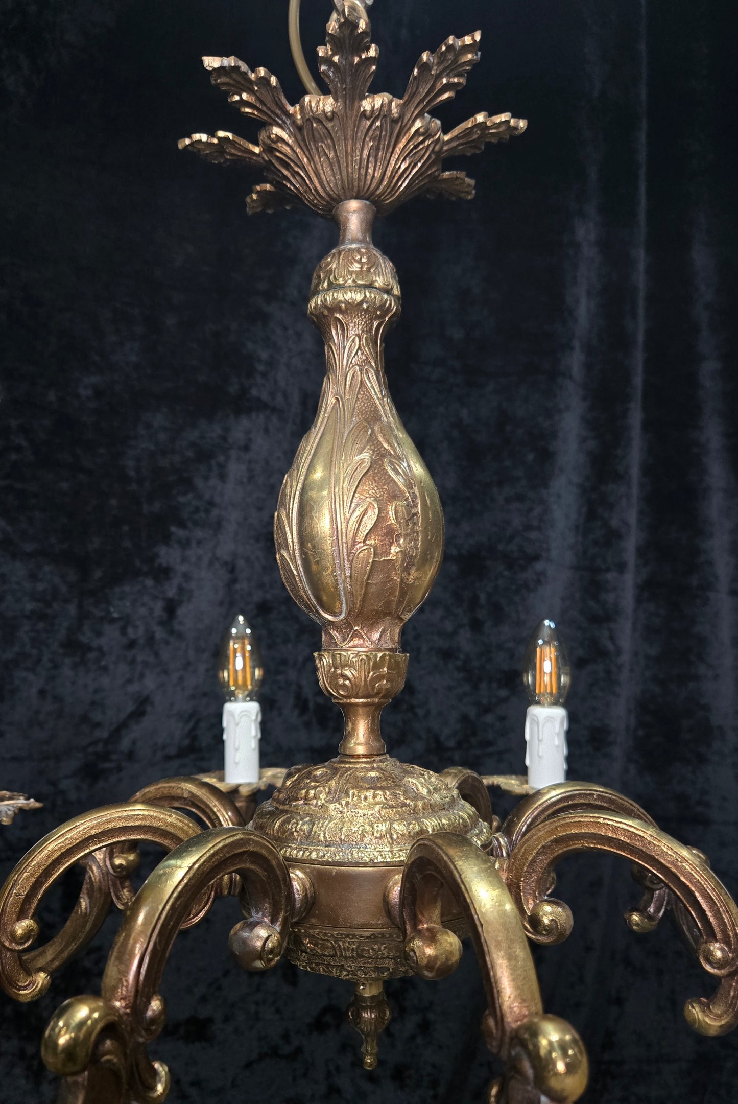 Beautiful Large Heavy Vintage Solid Brass 8 Arm Italian Chandelier Ceiling Light