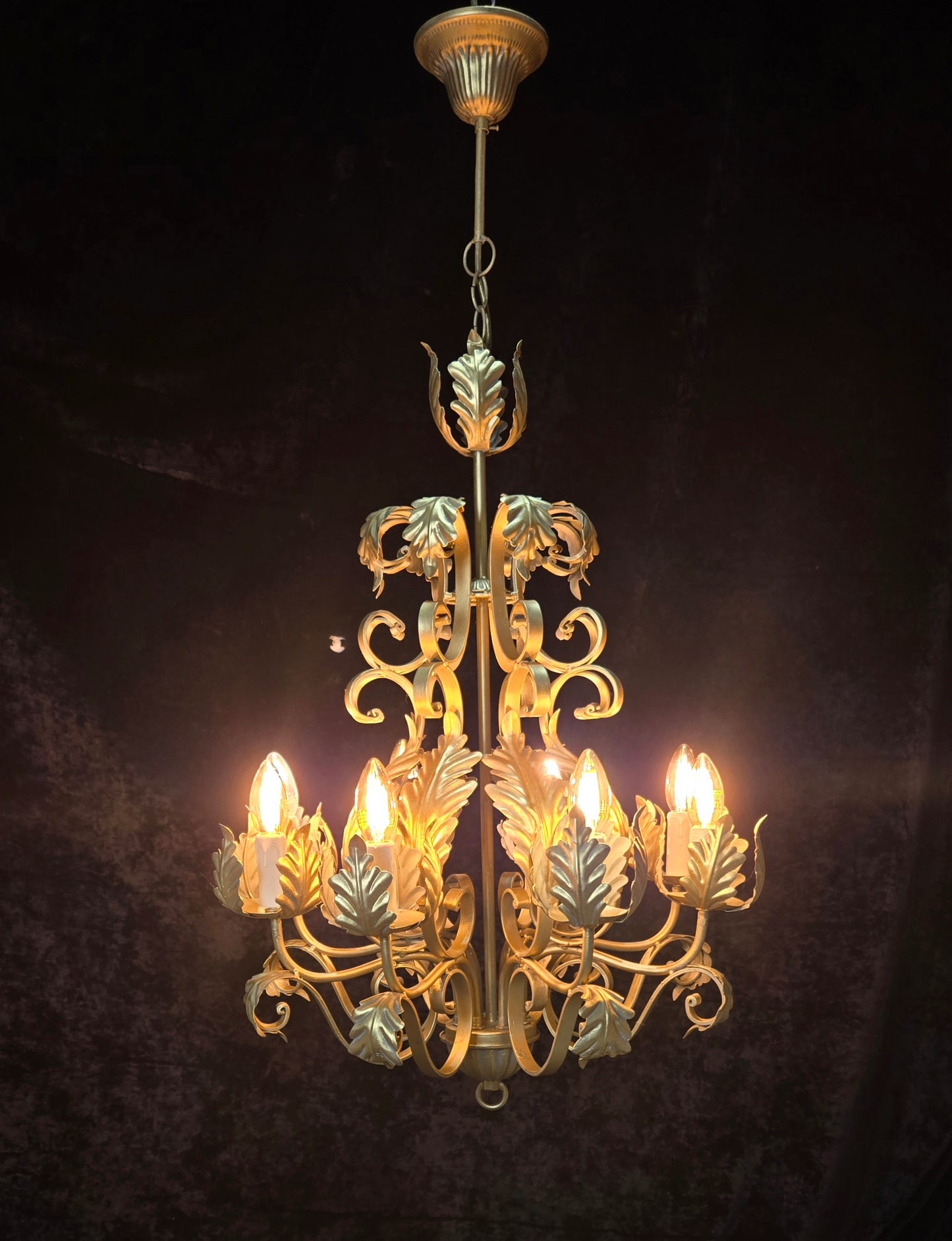 Stunning Heavy Large 8 Arm Wrought Iron Gilded Italian Chandelier Ceiling Light